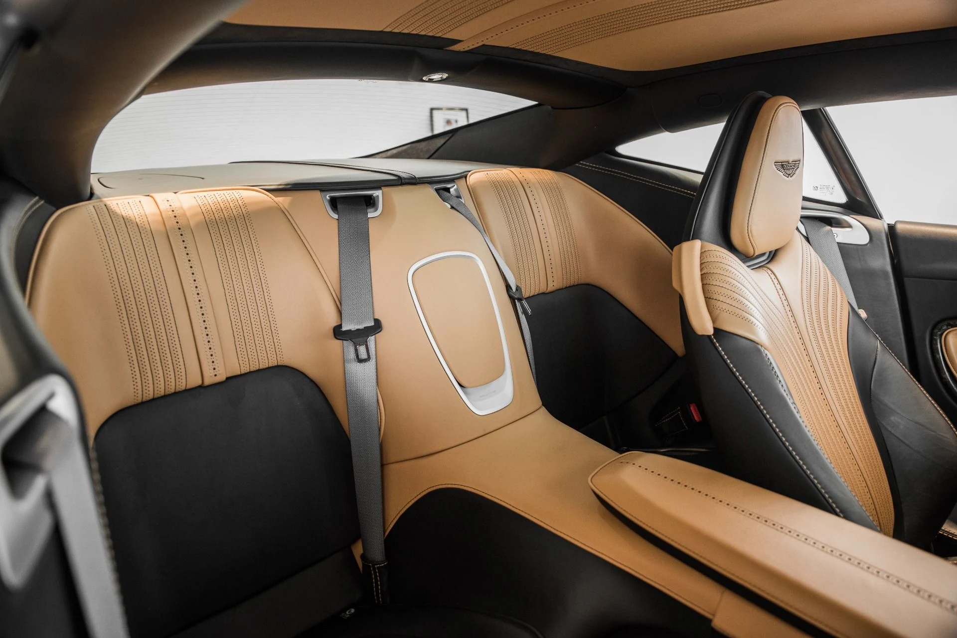 mph018_3577846061_Used_2017_Aston_Martin_DB_11_1595695545_a14b4671c6