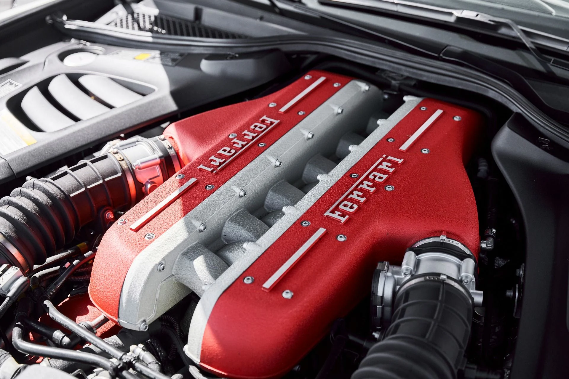 mph018_3578121935_Used_2019_Ferrari_GTC_4_Lusso_V12_1771467683_47a8c50e61