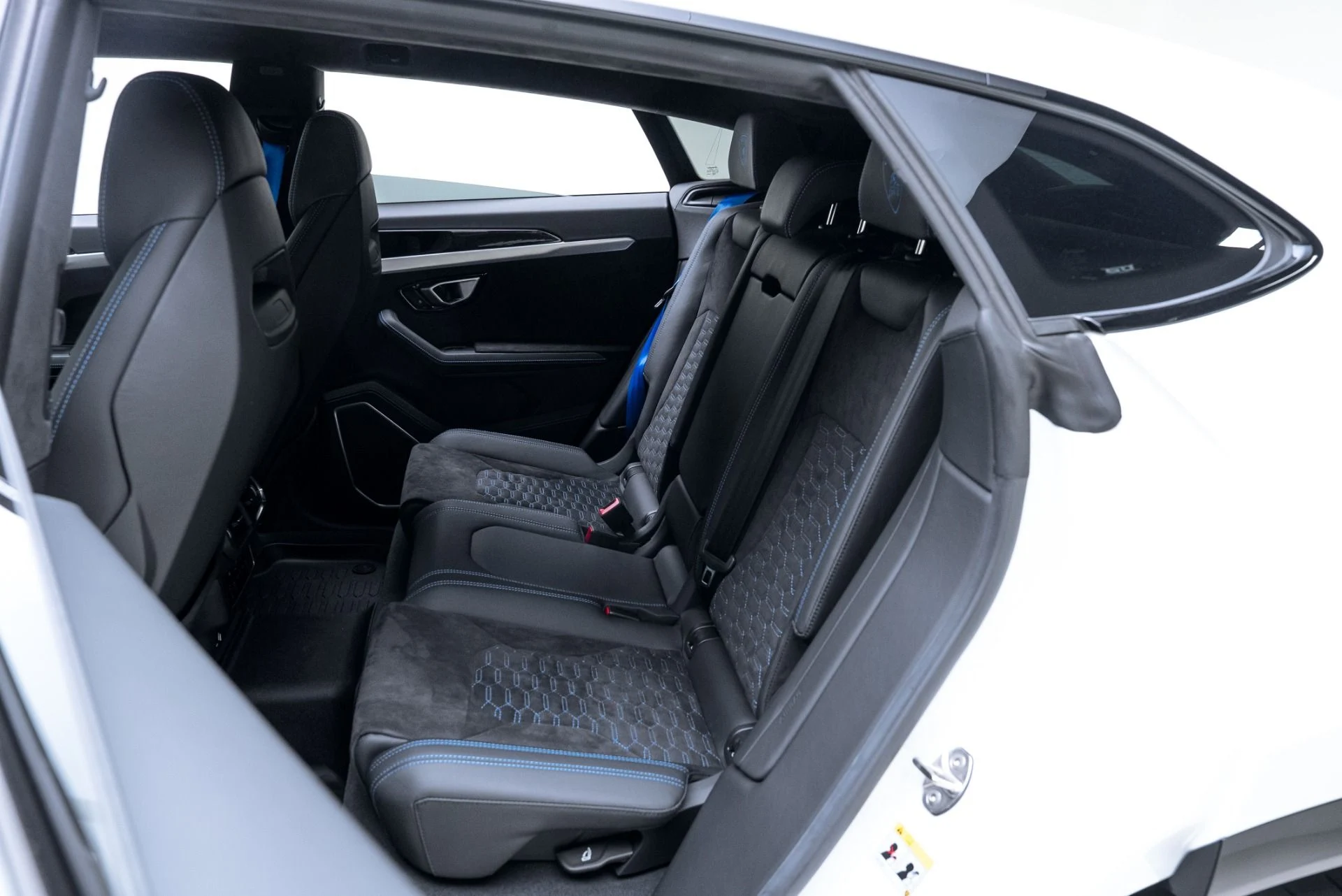 mph018_3580570418_Used_2024_Lamborghini_Urus_S_1774974370_8660474971