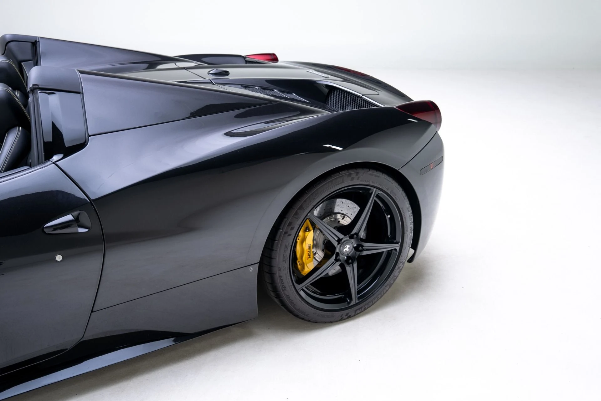 mph018_3585488990_Used_2015_Ferrari_458_Spider_1768509966_a7a82fe707