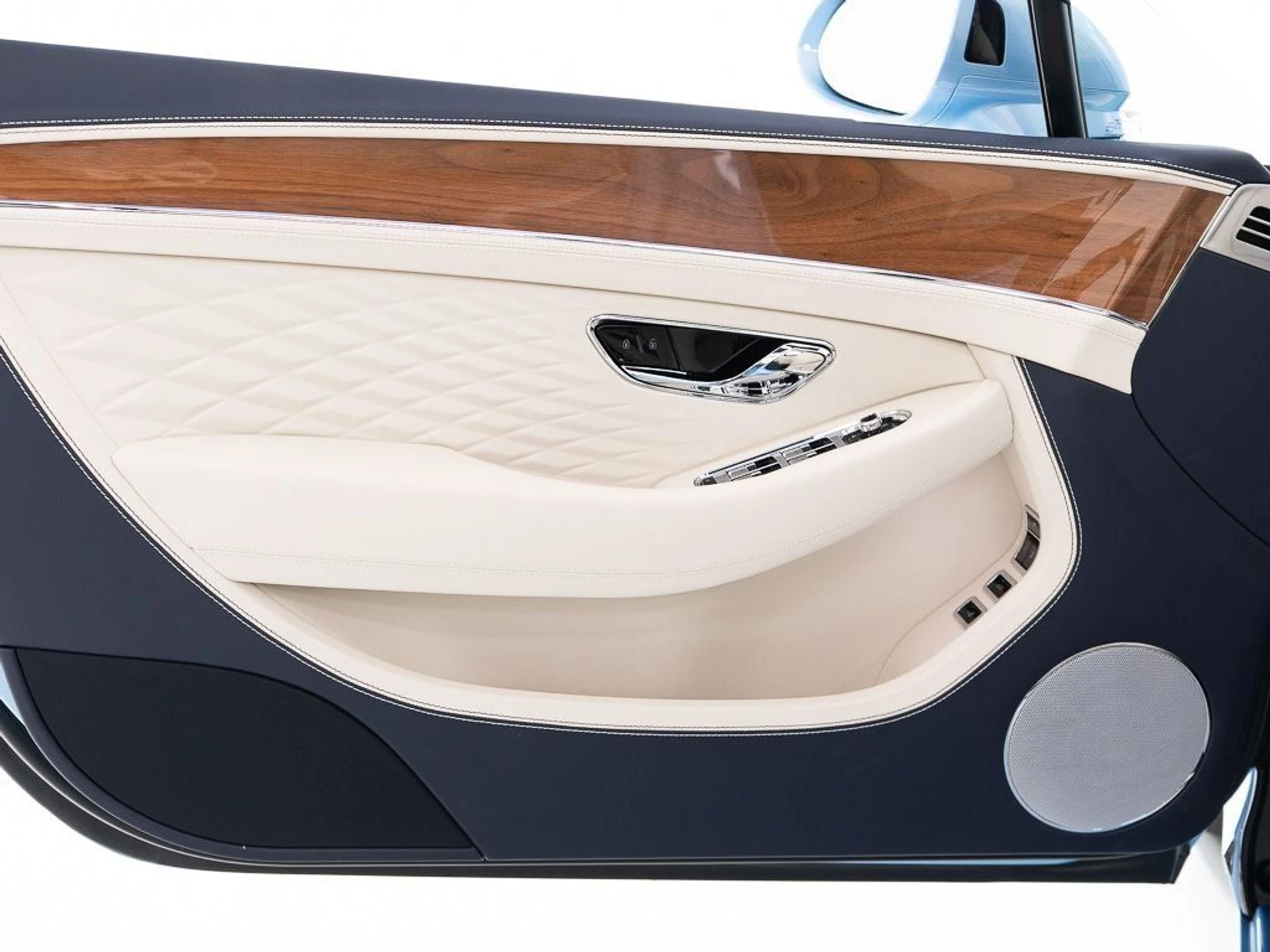 mph018_3600246145_69c4b8be1ce02f355e078fc0a6d2f159_1e7b69bffb