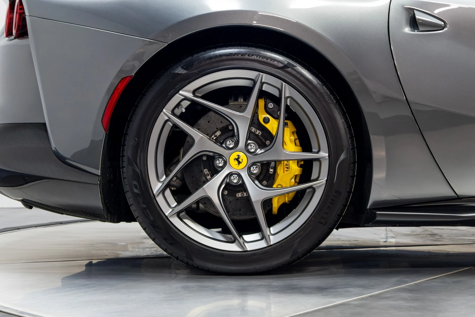 mph018_360677671_Used_2020_Ferrari_812_Superfast_1777416323_408134f111