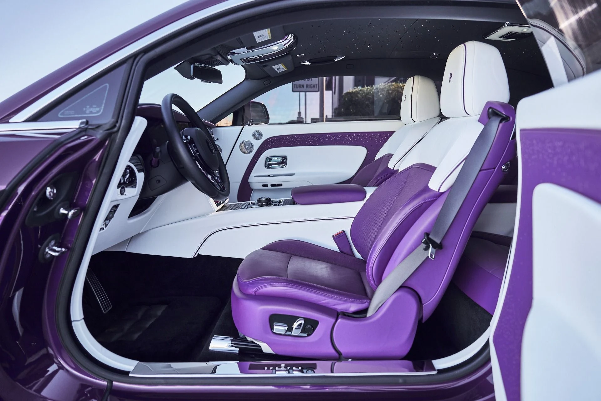 mph018_3606829119_Used_2024_Rolls_Royce_Spectre_Base_1771724483_5627d29ae7