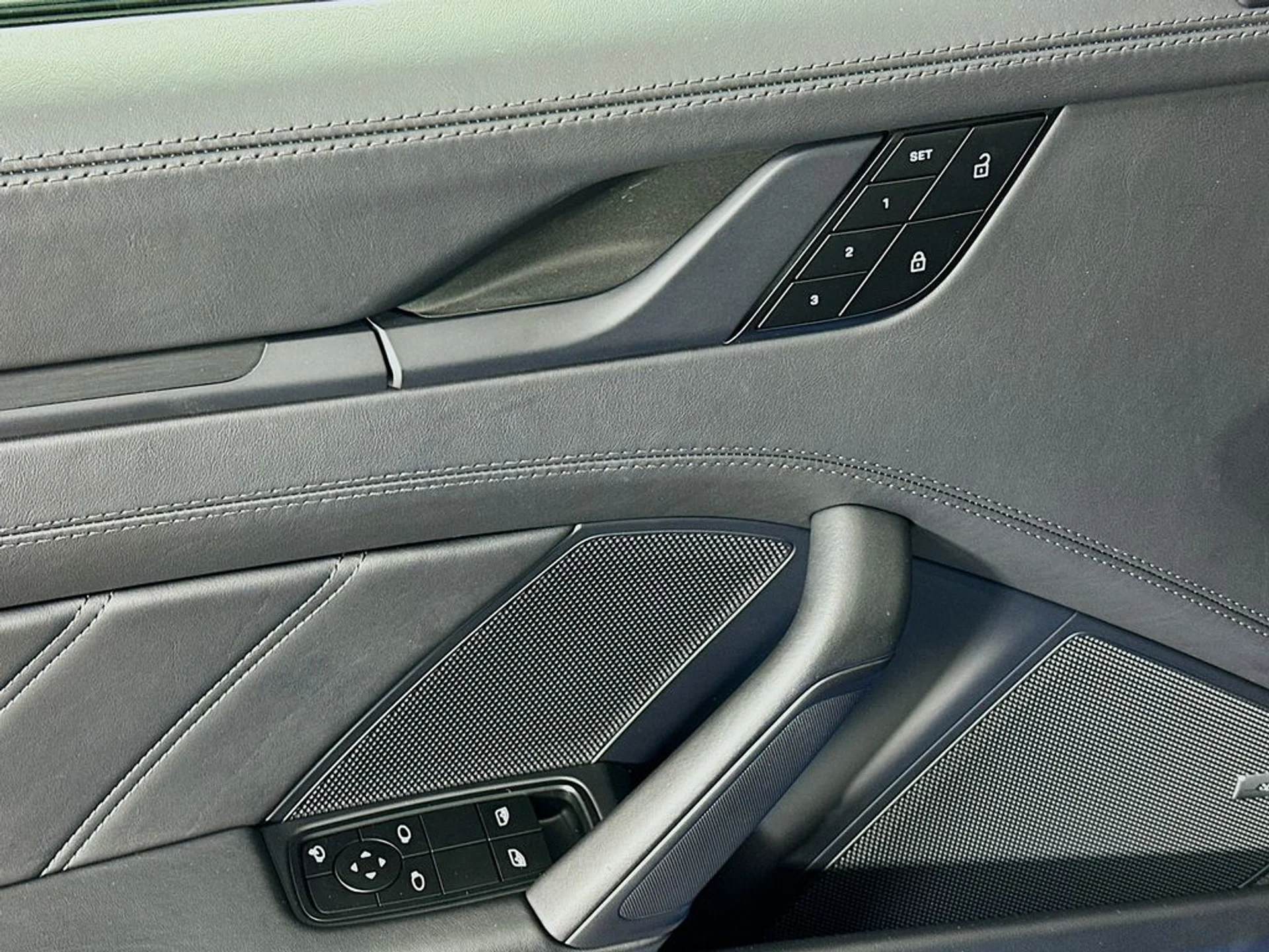 mph018_3616034149_24473d7946e2f7be2b26db89e9825f15x_27e9570f26