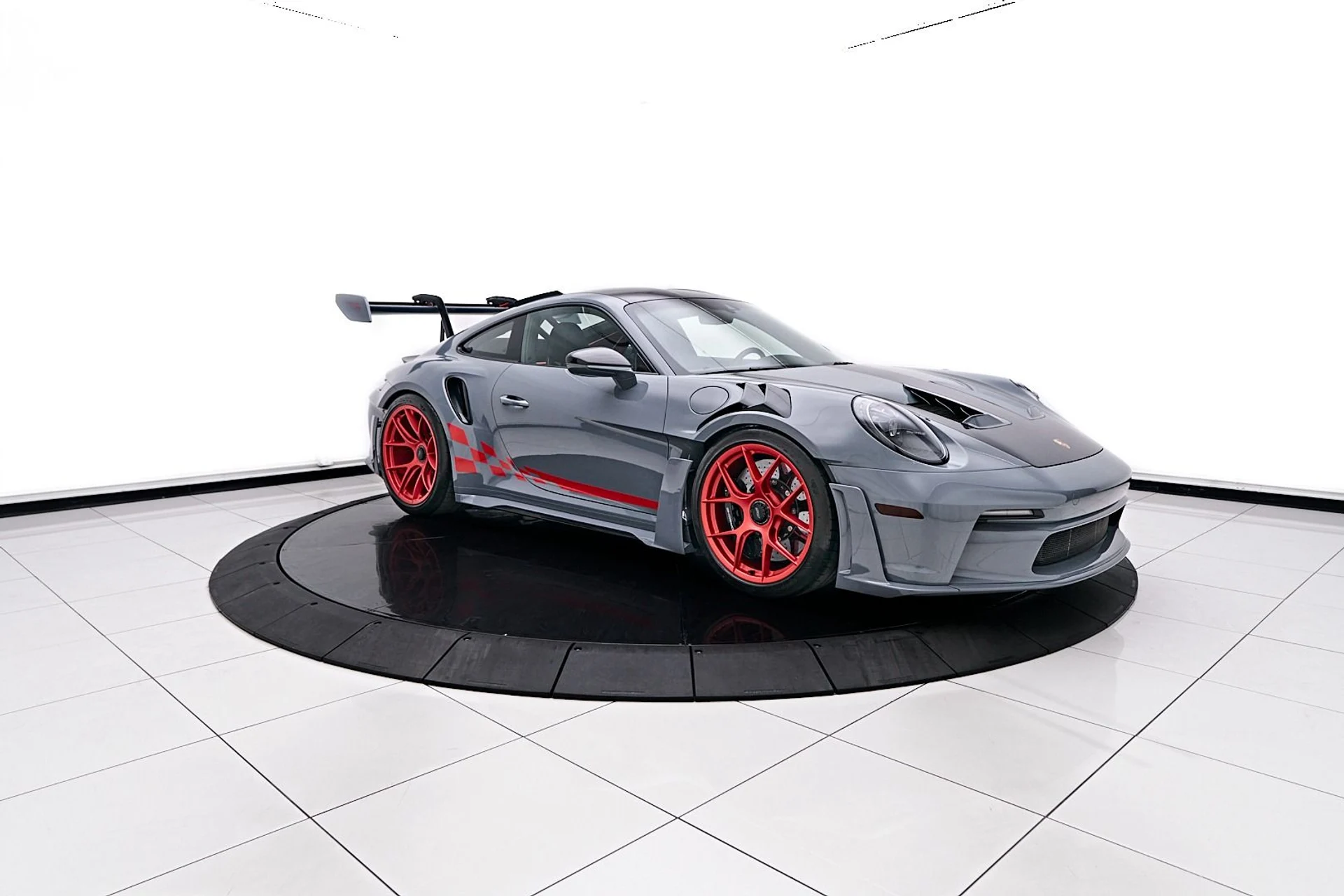 mph018_3621714258_Used_2024_Porsche_911_GT_3_RS_1740854858_48f4cedab1