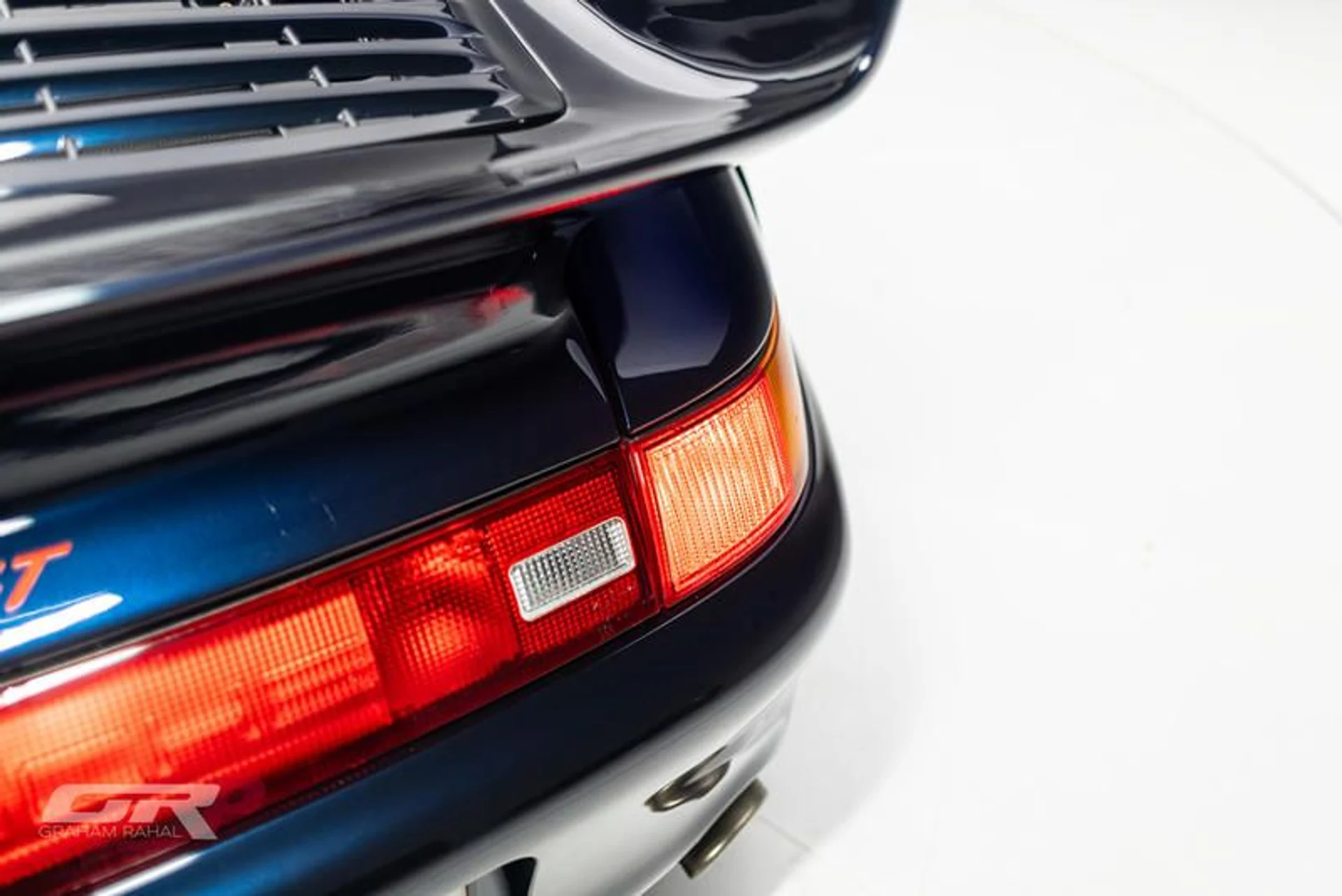 mph018_3624380046_EAB_76729_DD_78_429_A_9_E42_EC_30485_C5_FEE_19365133ec