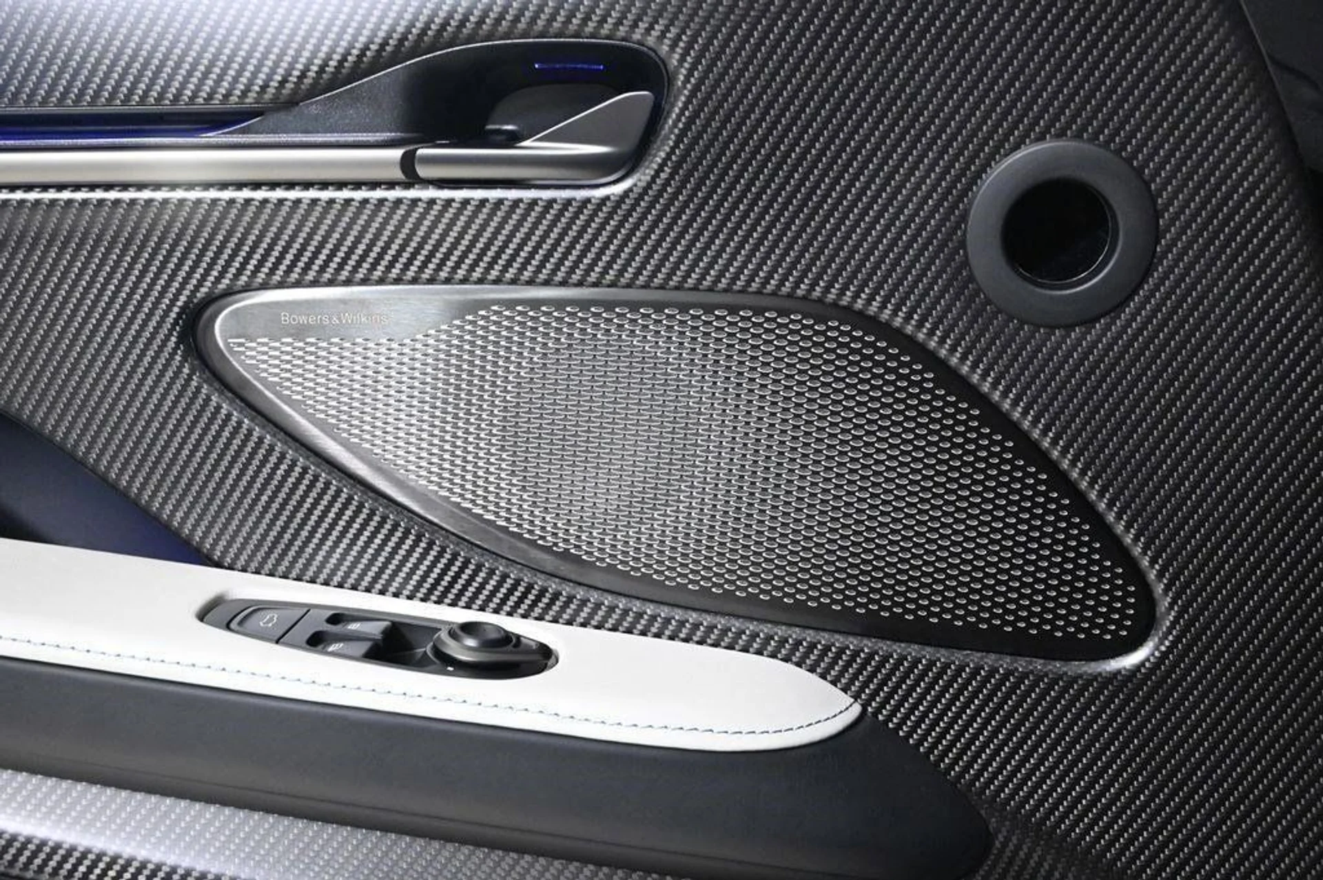 mph018_3628645873_new_2025_aston_martin_vanquish_coupe_11350_22854857_18_1024_447e125daa