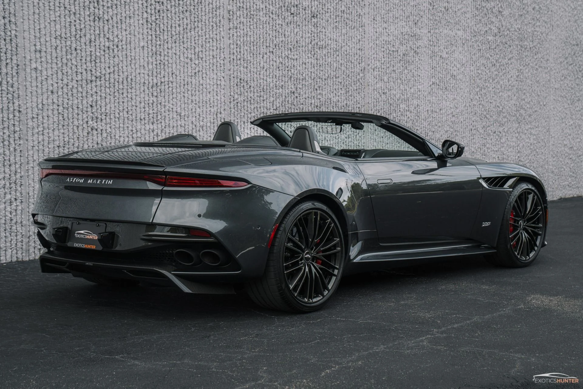 mph018_3631614573_Used_2020_Aston_Martin_DBS_Superleggera_1762814909_328264cd2d