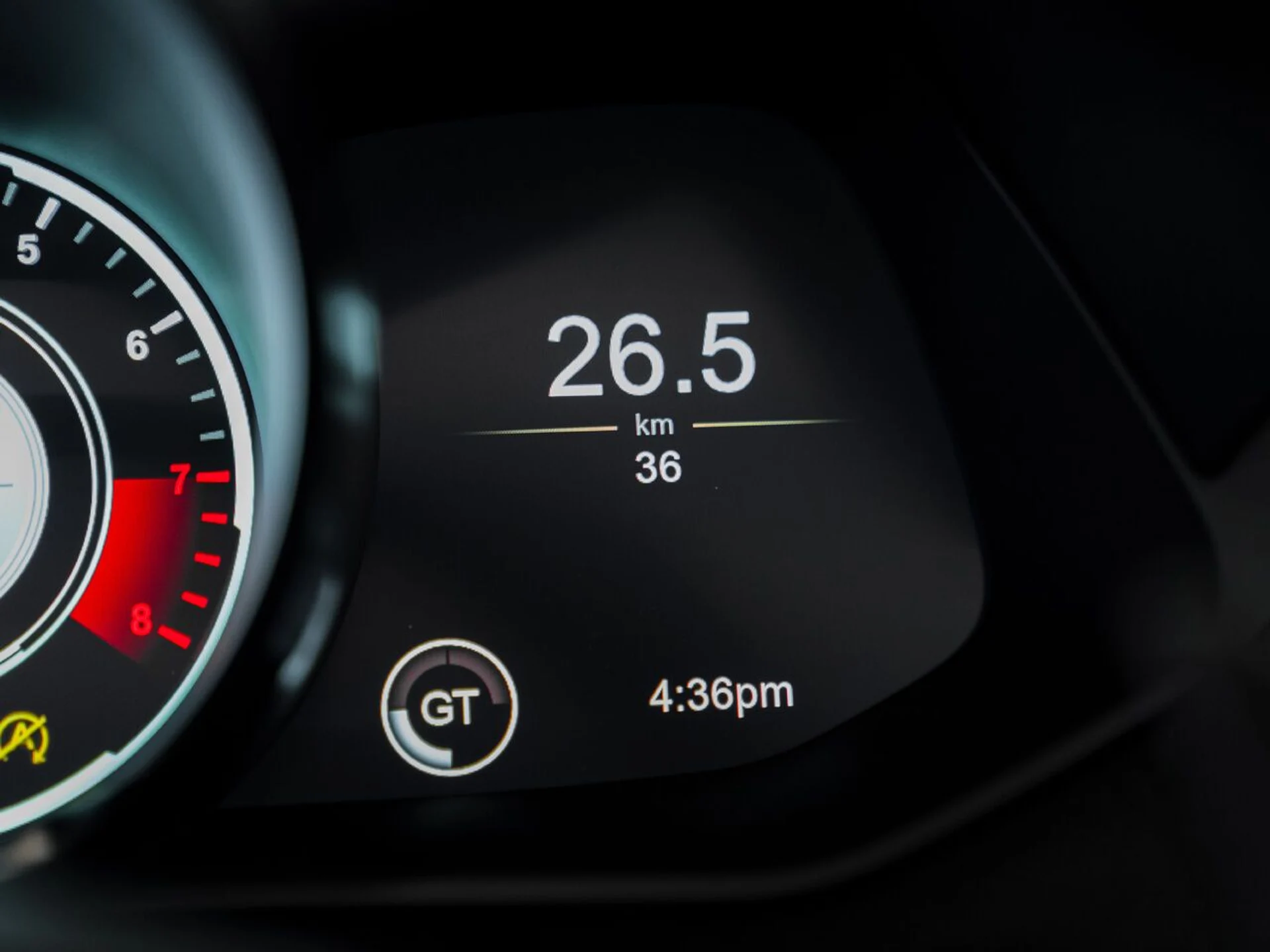 mph018_3635793101_aston_martin_dbs_2023_jpg_v_1773863537_b4a8fb0758