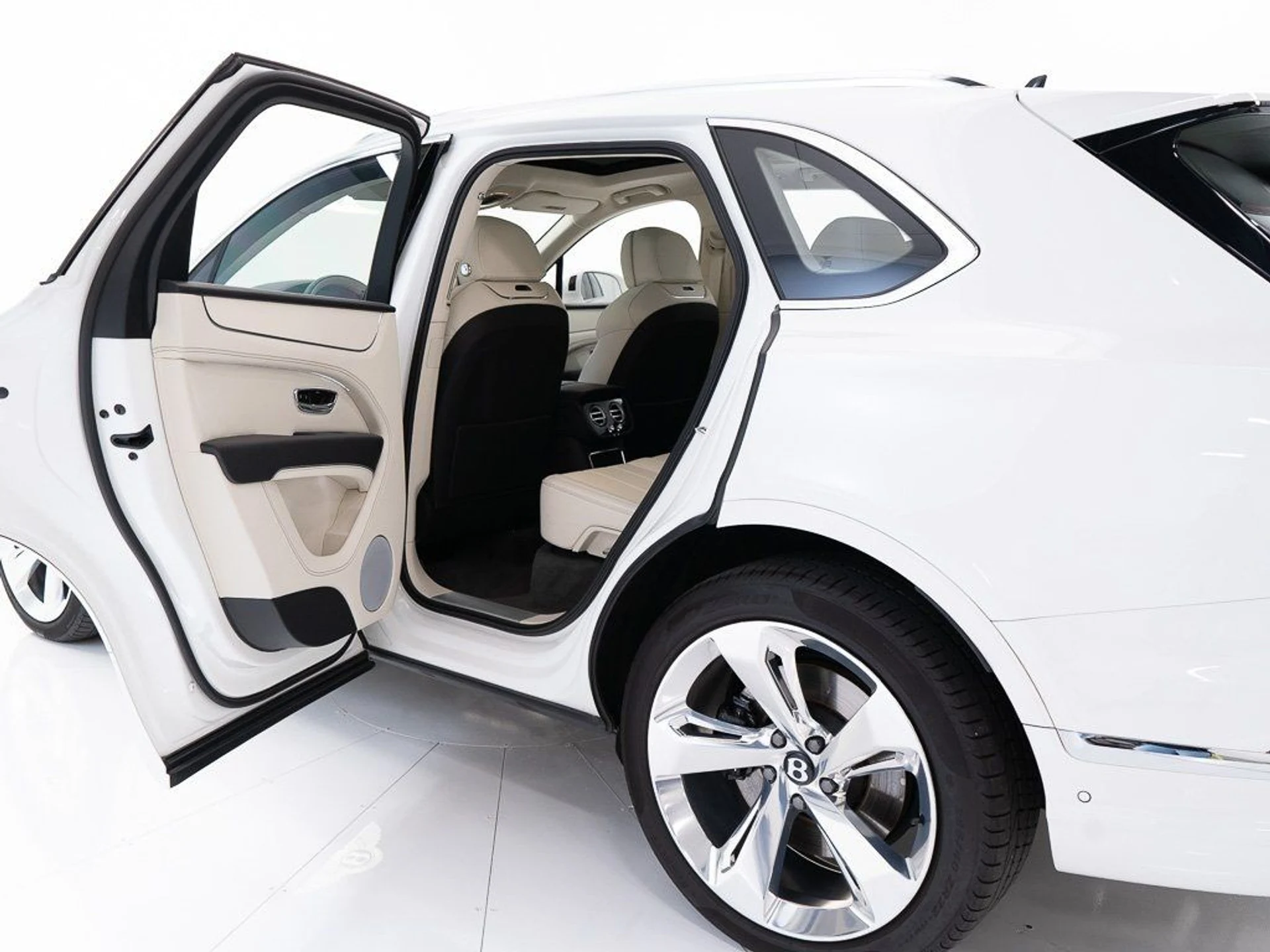 mph018_3646859722_160a8d85bf320492f14d4a5d30b72876_36037ed01d