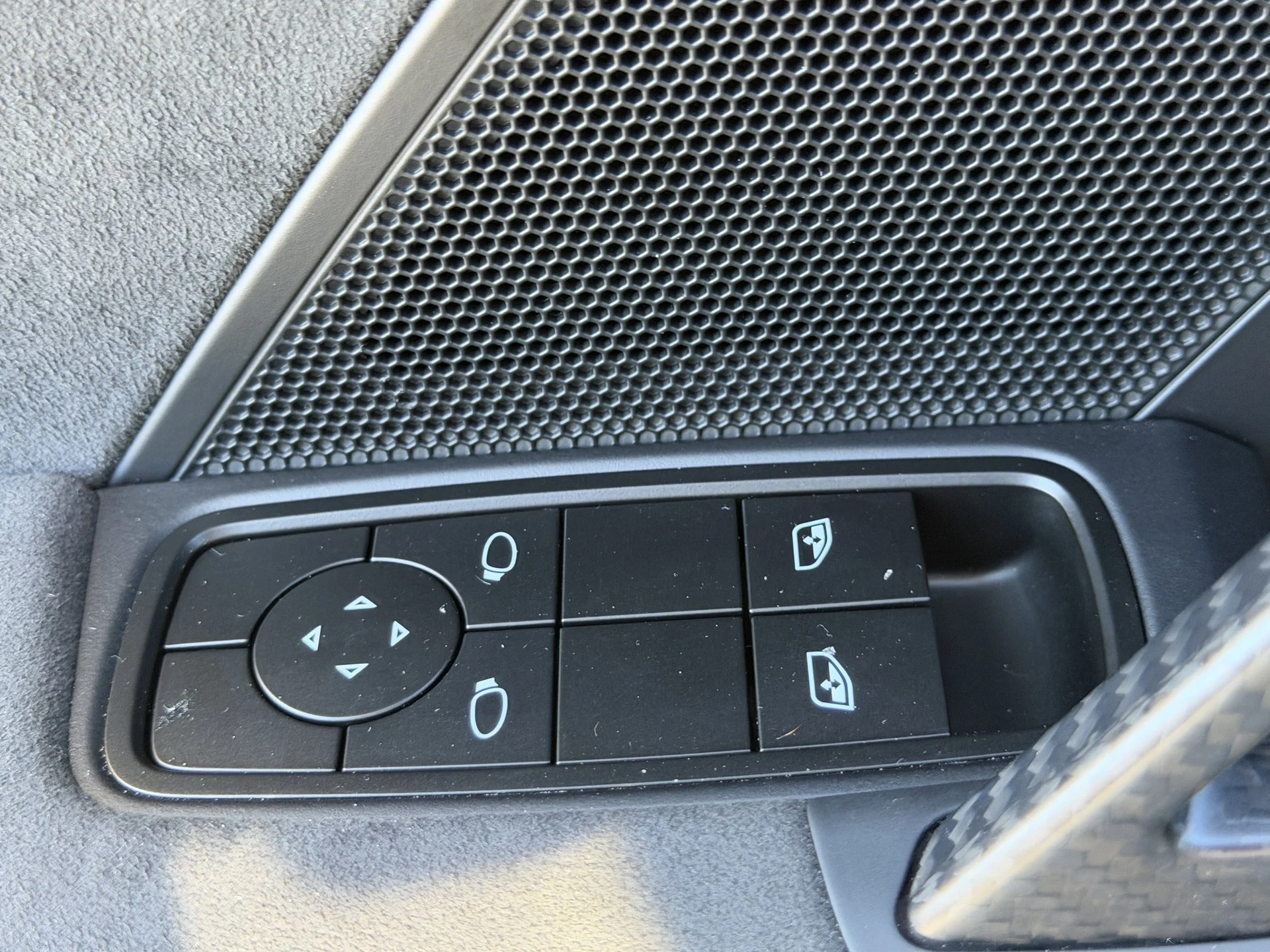 mph018_3649661720_bb4f2fdef3e38af03fd30618395fa6e1x_e6dcce2e93