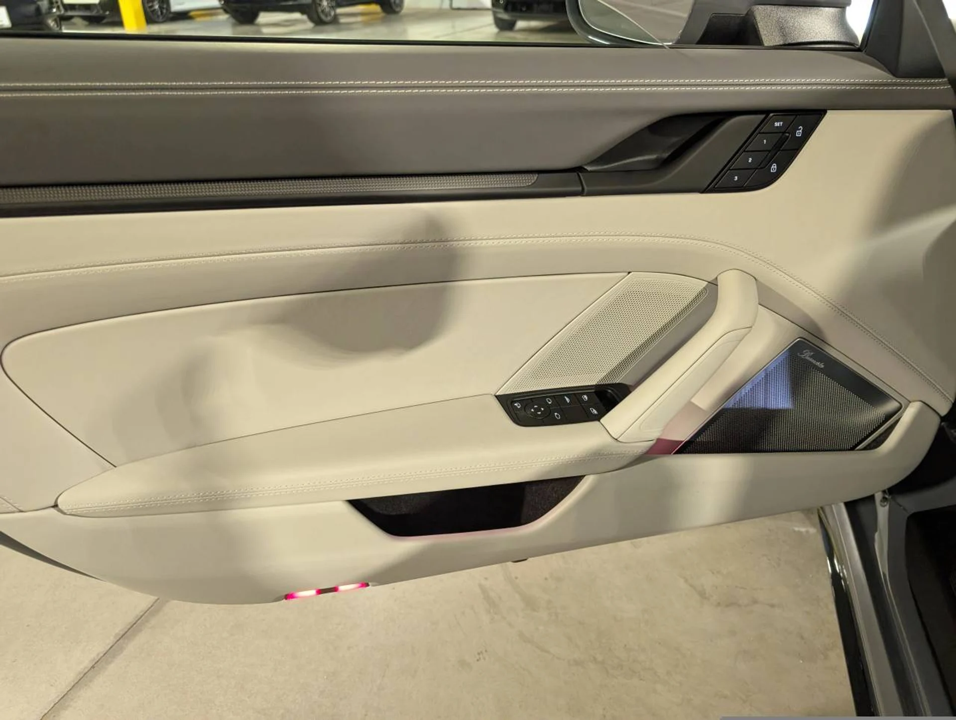 mph018_3653857818_8cd6cce631edb5508cade43b36d02ad5x_c18208c15e