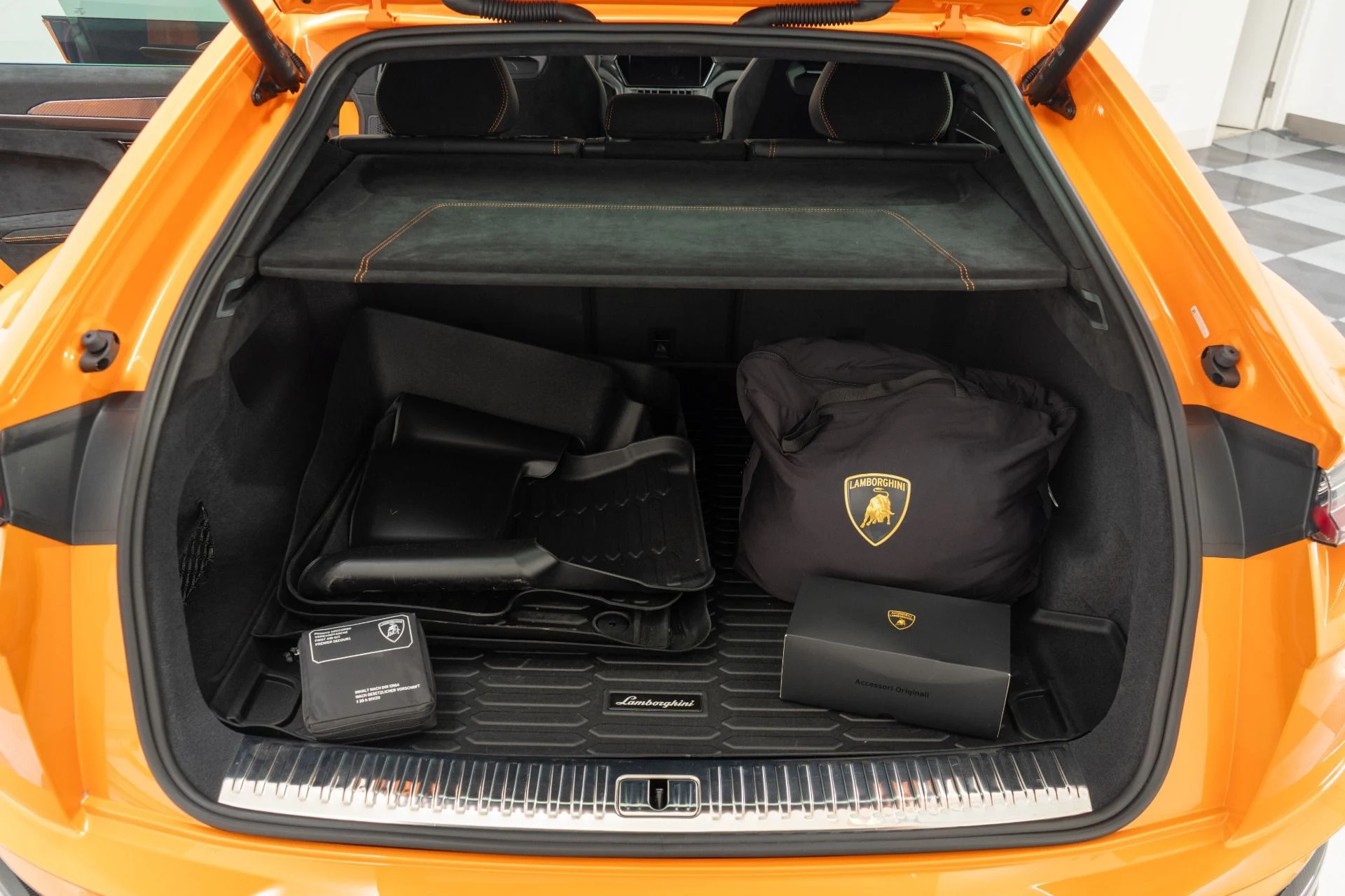 mph018_3659683702_Used_2024_Lamborghini_Urus_Performante_1779475320_e9554bd264