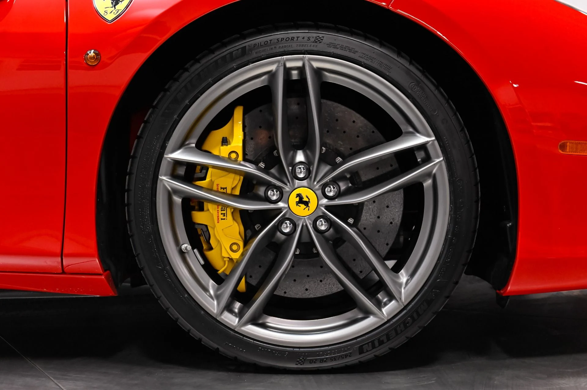 mph018_3680536689_Used_2018_Ferrari_488_Spider_1790629138_195bc342a5