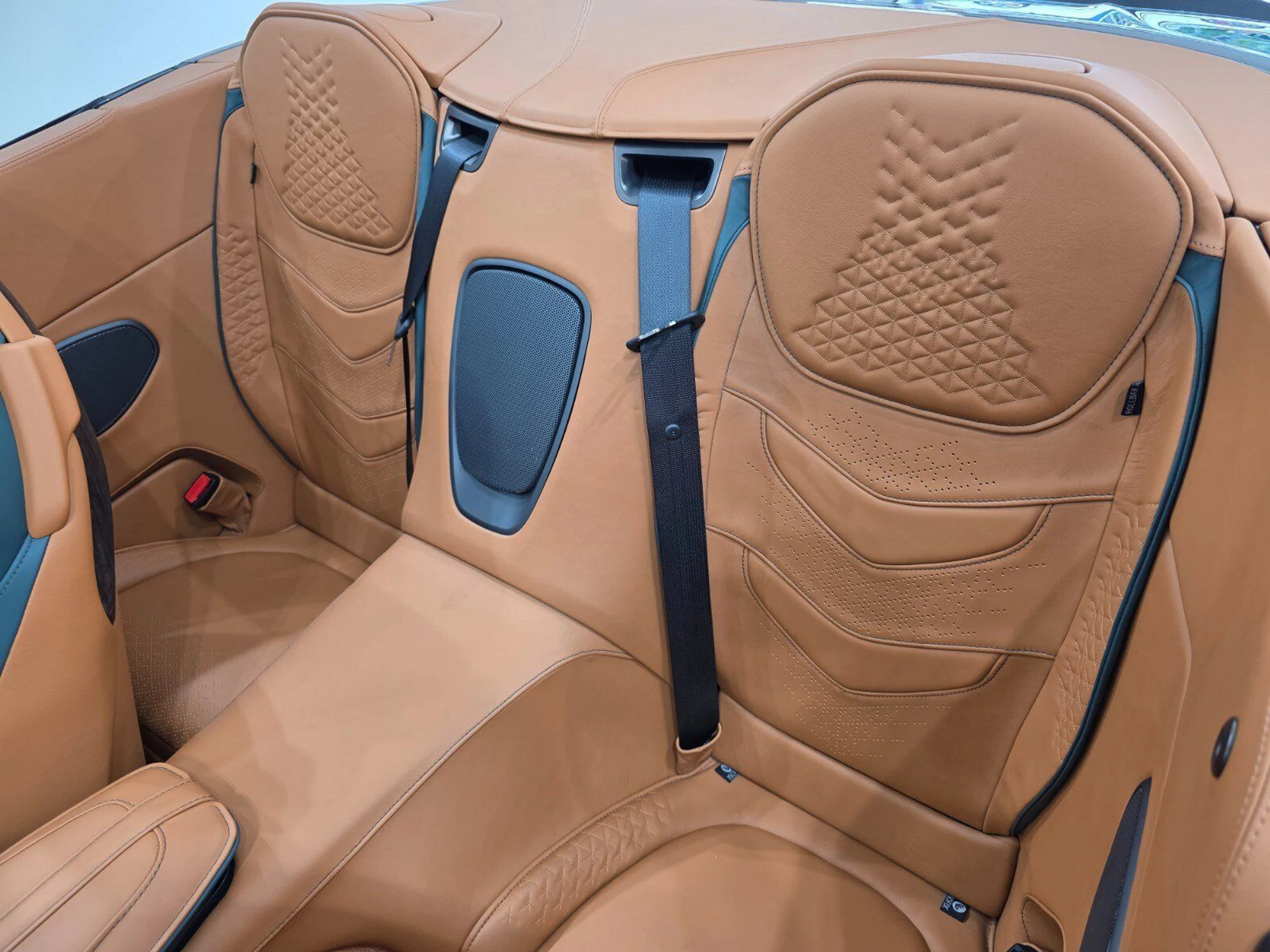 mph018_3683037068_bfb6d39510f3d56cc9ee45d42d4dc28f_f65e6d7887