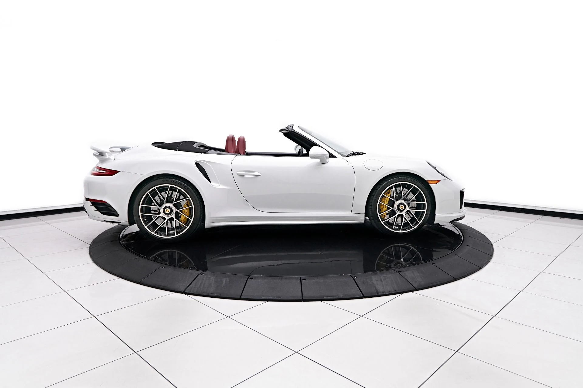 mph018_3687503671_Used_2019_Porsche_911_Turbo_S_1755714959_df57533efb
