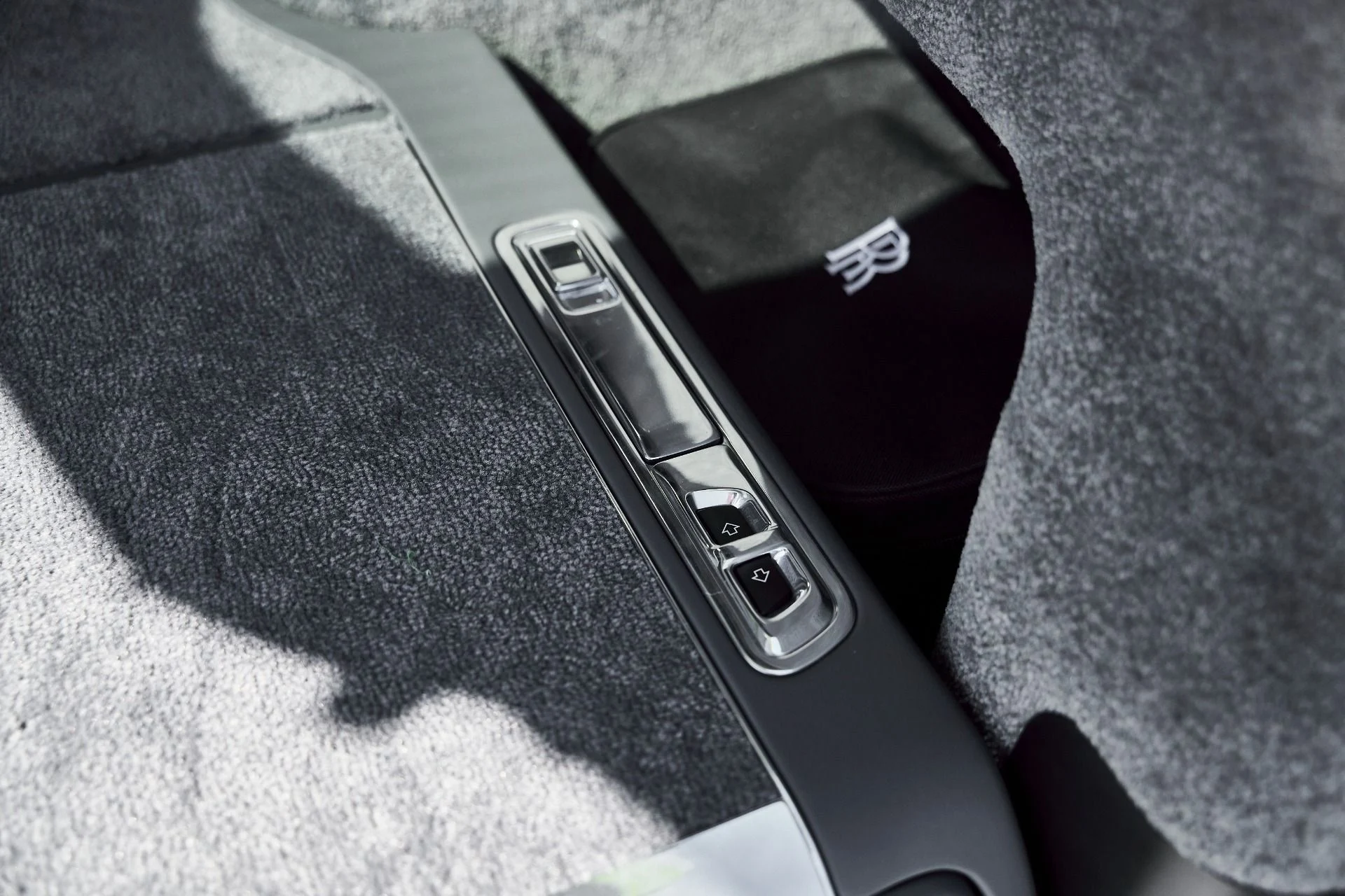 mph018_3697006293_Used_2024_Rolls_Royce_Cullinan_Base_1773162573_1aa25de833