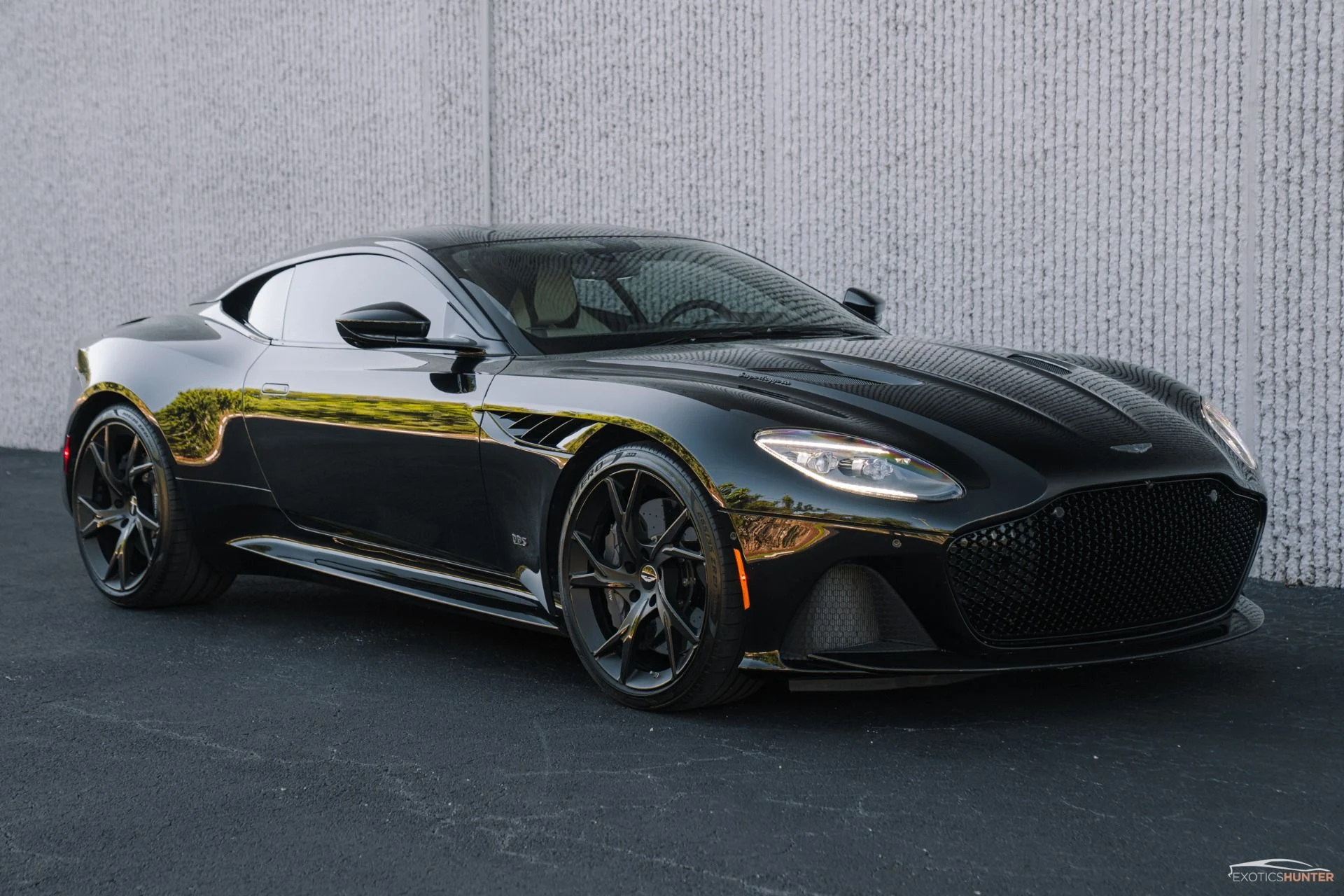 mph018_3698802474_Used_2019_Aston_Martin_DBS_Superleggera_w_Forged_Emblems_Carbon_Body_Pack_Carbon_Roof_1760389701_99207b8760