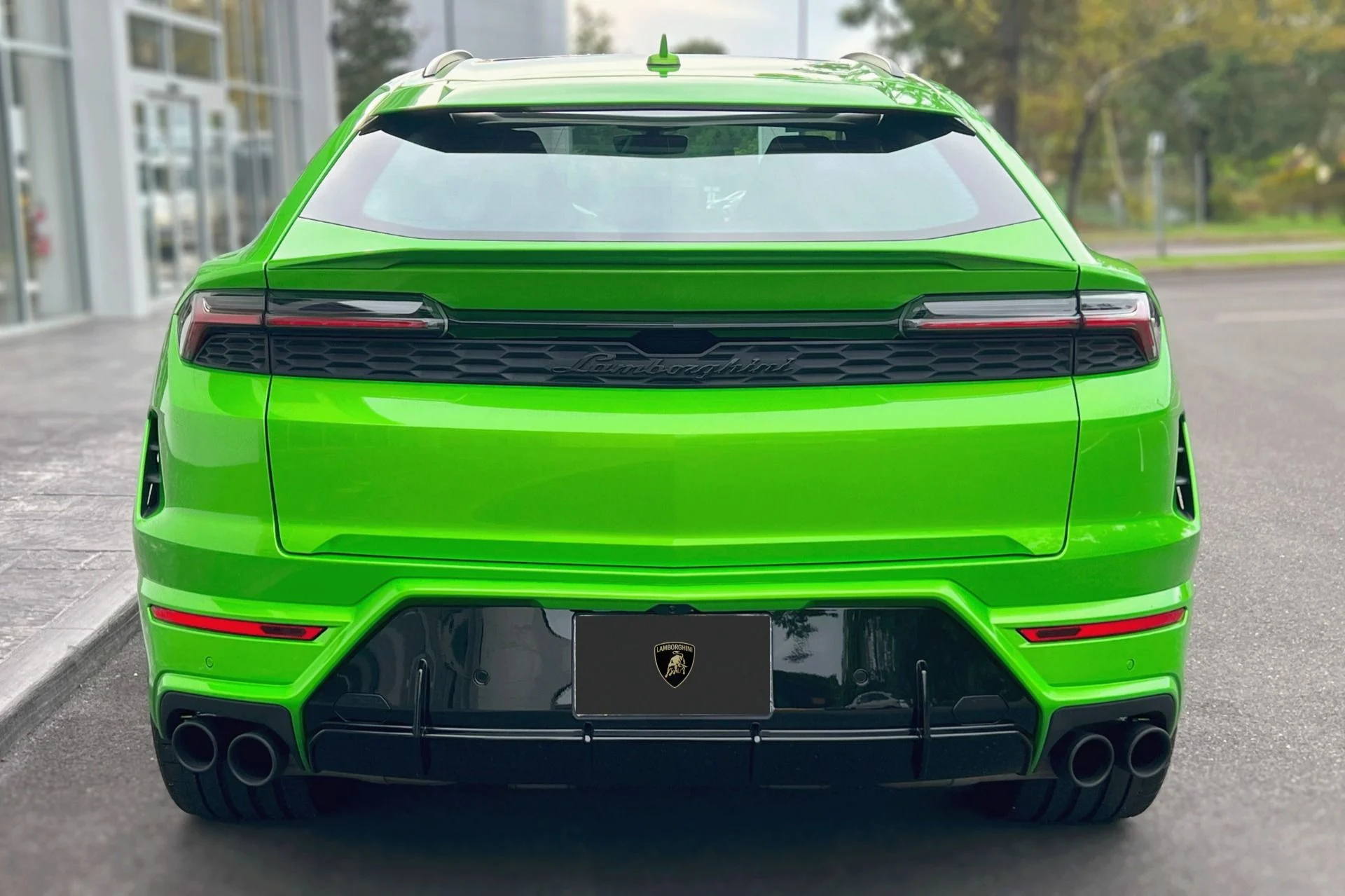 mph018_3700199552_Used_2025_Lamborghini_Urus_SE_1759230512_9db6885b51