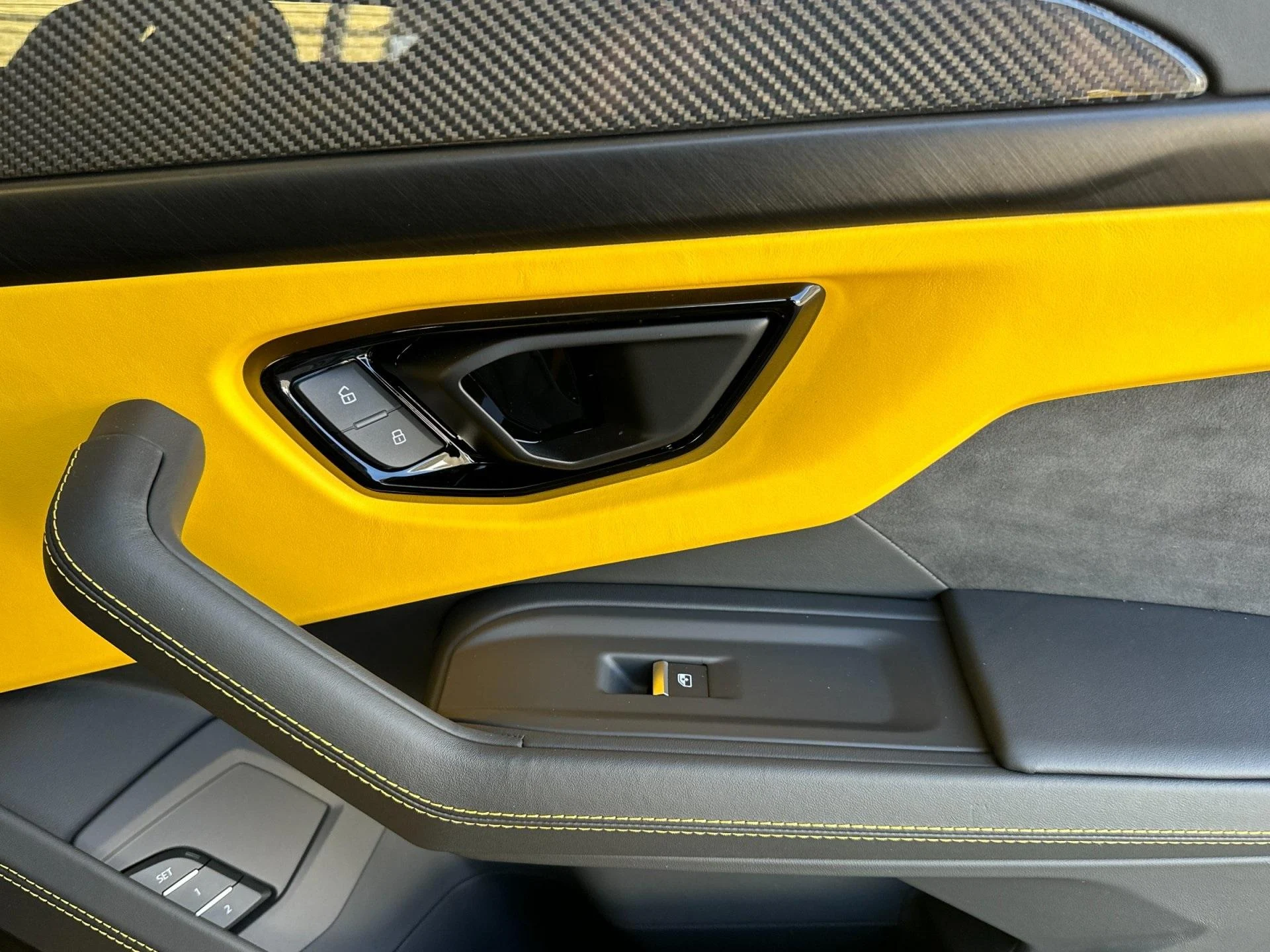 mph018_3704770867_New_2024_Lamborghini_Urus_S_1747424138_979197c165