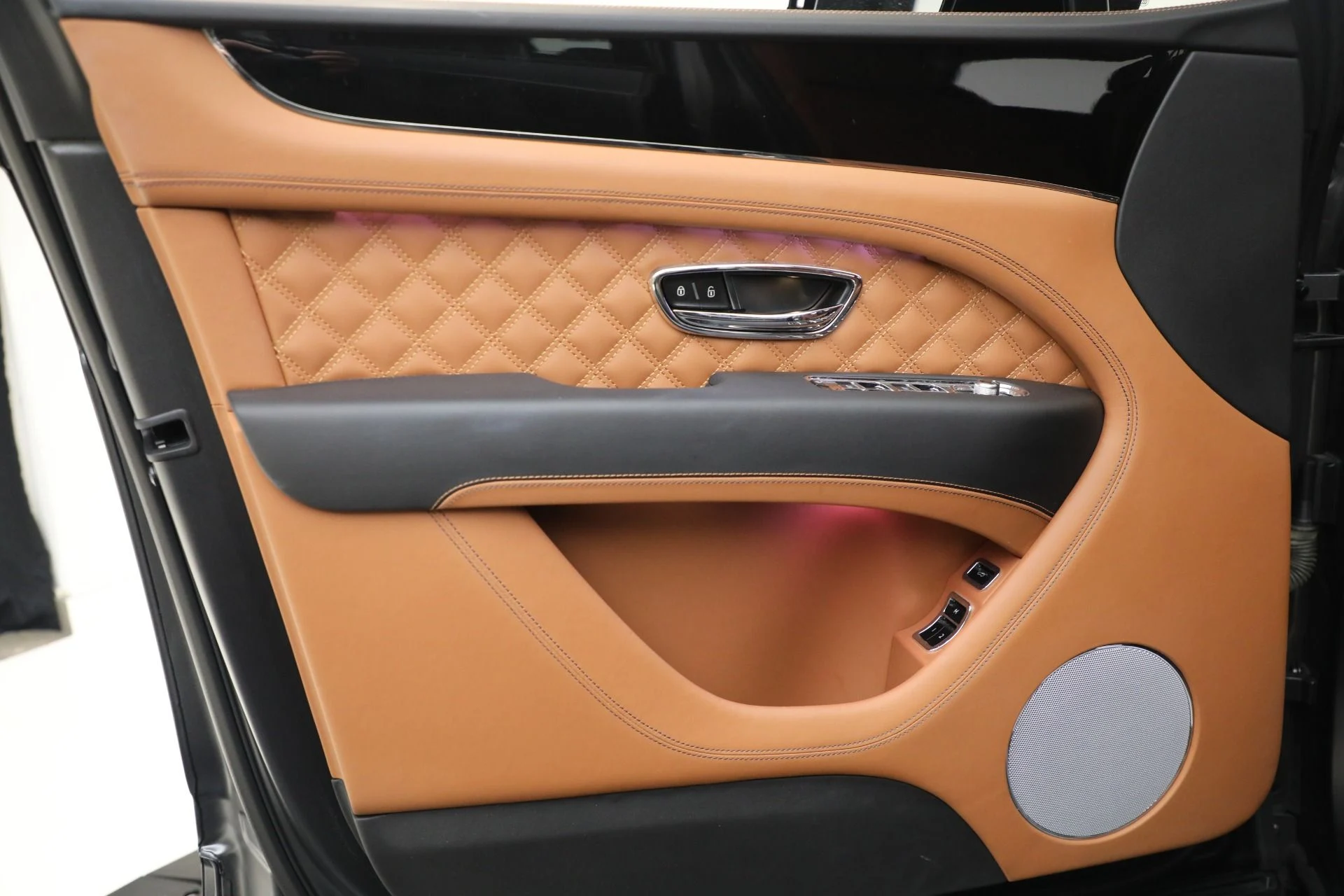 mph018_3707379299_Used_2023_Bentley_Bentayga_S_V8_d271b373af