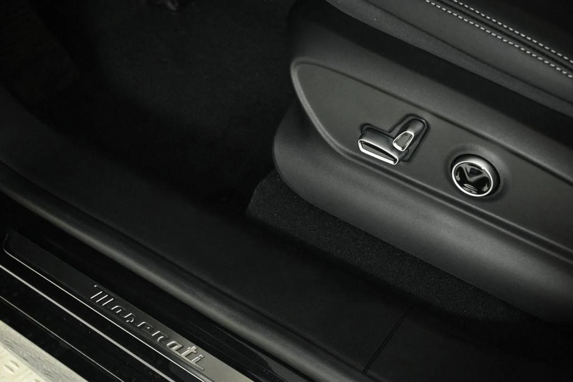 mph018_3707972694_new_2025_maserati_grecale_awd_11350_22975645_18_1024_adda1849fd