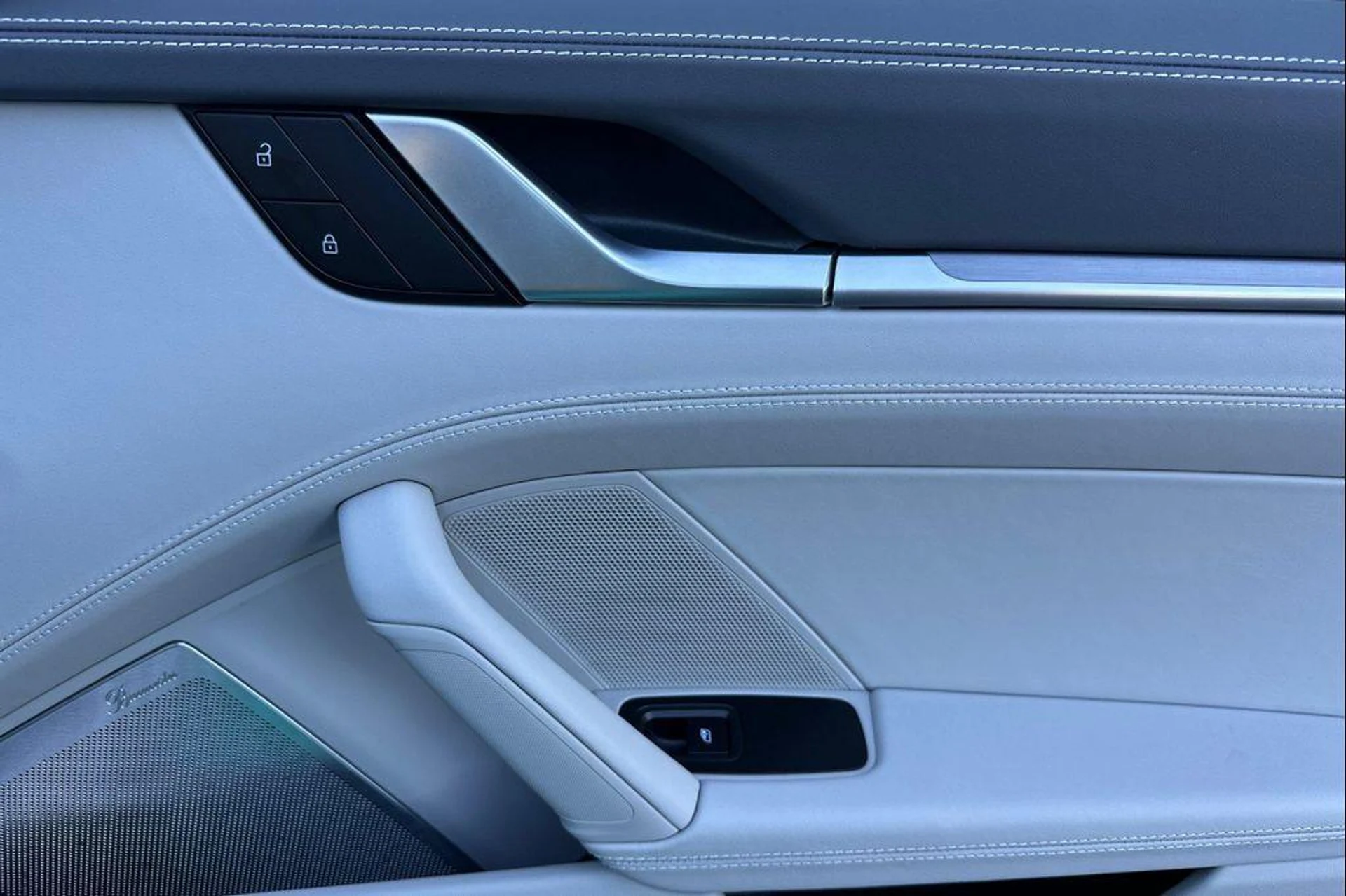 mph018_3719527793_Th_Nat_Cnh_YO_0b_D_WM_7w_Wu9k_B94a_E_3b257186a3