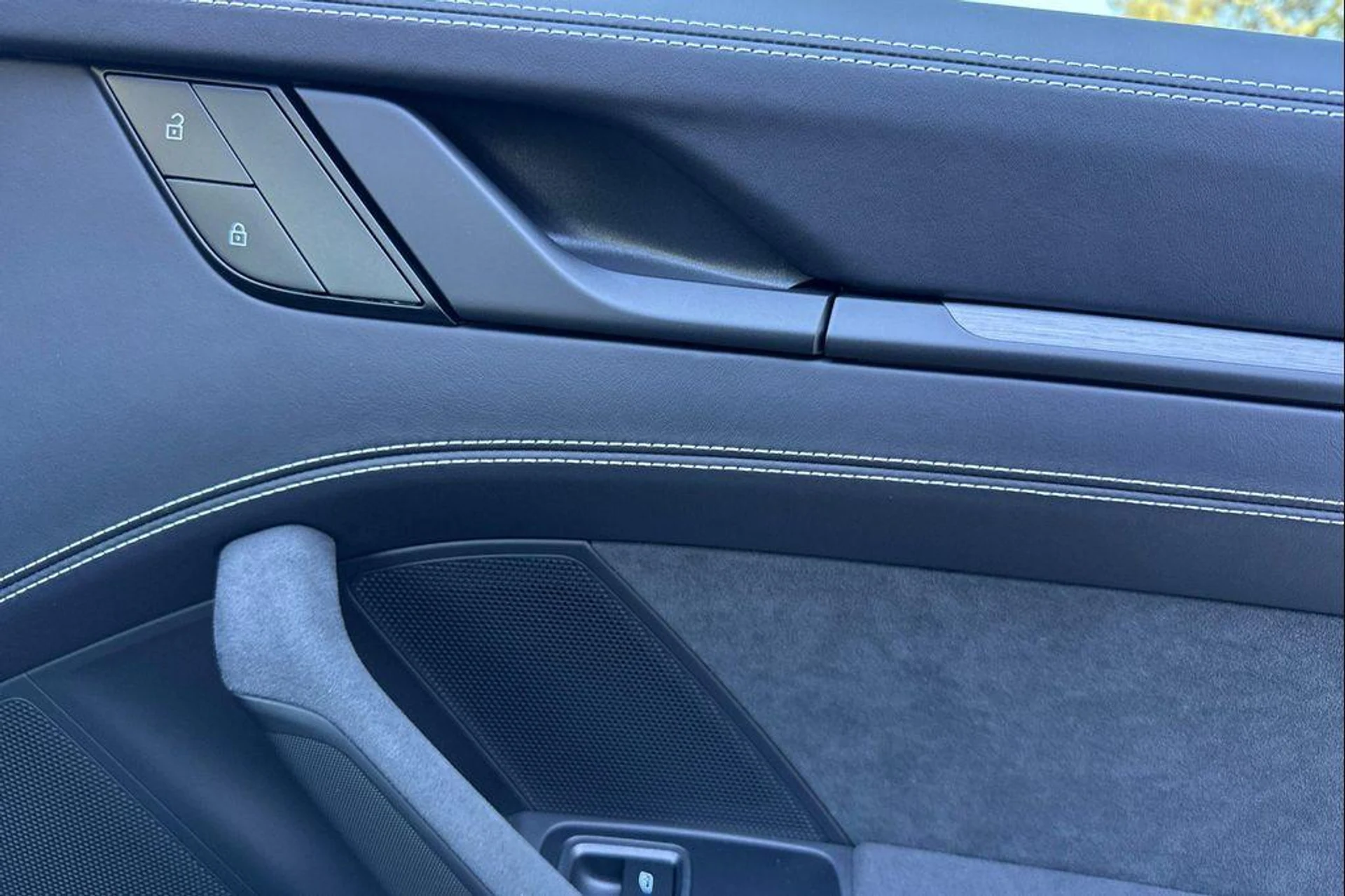 mph018_3719576675_hk_Q_Yiy_v_IQXEZ_Nae_Gs_VA_5_Rs_MU_Gw_8e6702f06b