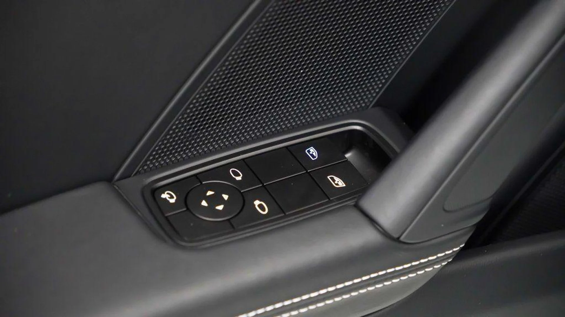 mph018_3719617452_rt1aw762fd_D_Cv_DY_Af4lus_J50_V0s_476415176a