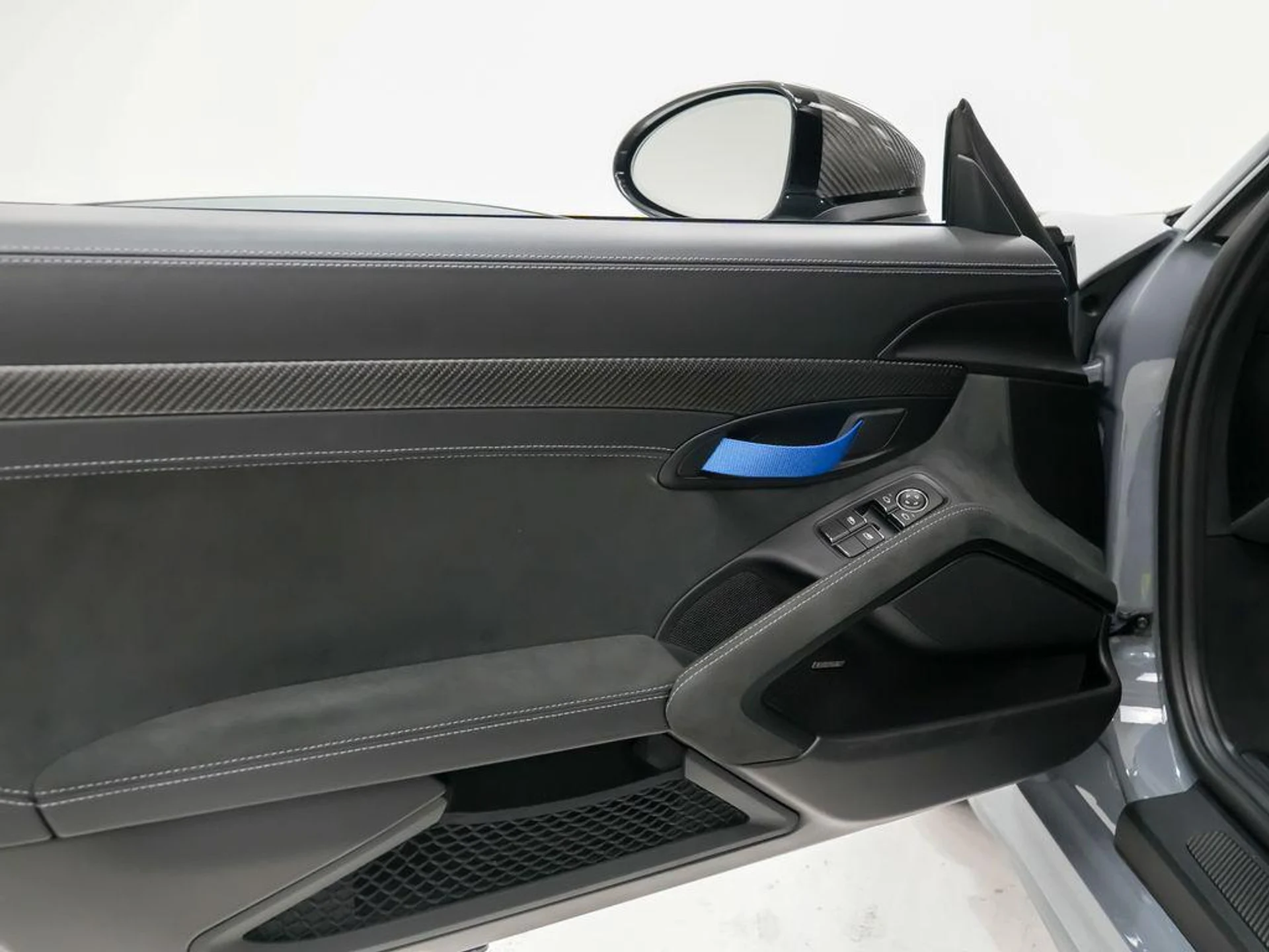 mph018_3721087990_D_Oq9c6fr_FJR_7qg8dada_U6s3_CW_44_22fcc52ff7