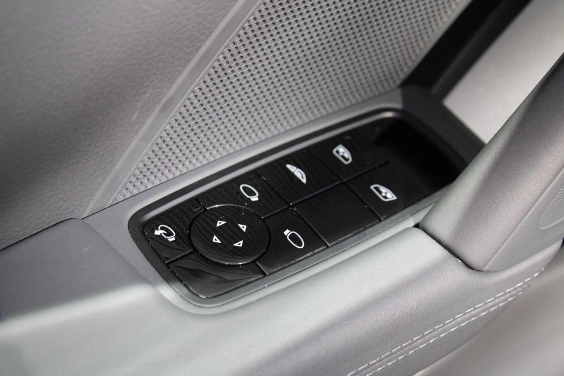 mph018_3730909073_0aa36a29d9e82958d9fb6adf7d7b83b5_ffd85acbea