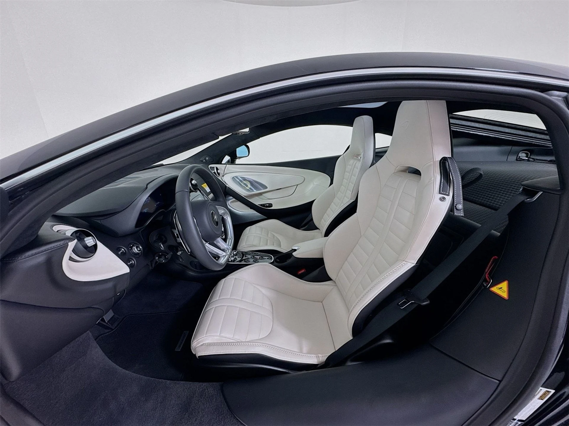 mph018_3732167061_ce93827c63f5fc43d88c2421112e8edax_ac51b96859