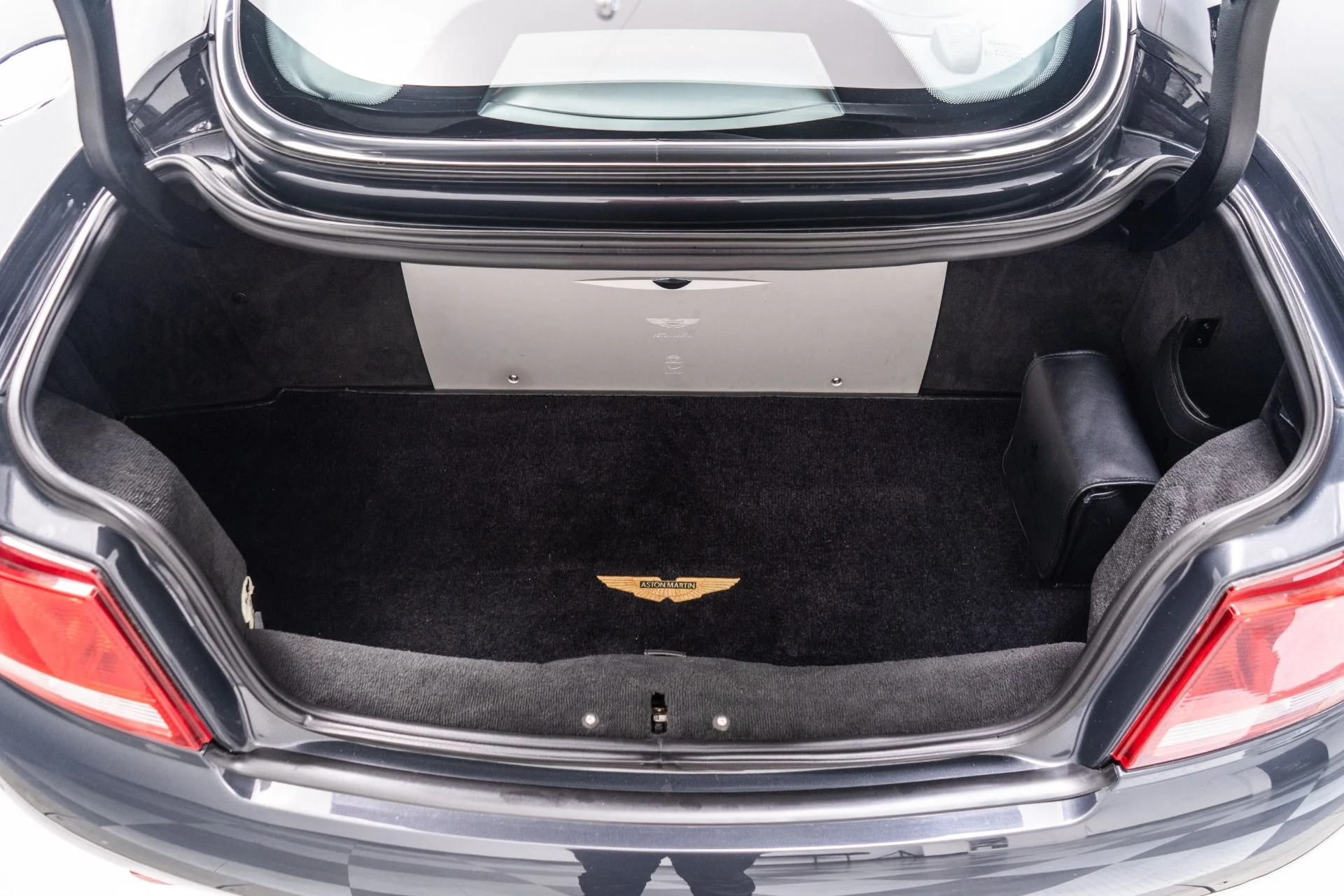 mph018_3733539237_Used_2003_Aston_Martin_Vanquish_New_York_Auto_Show_Display_Car_1755616167_03196ab4b4