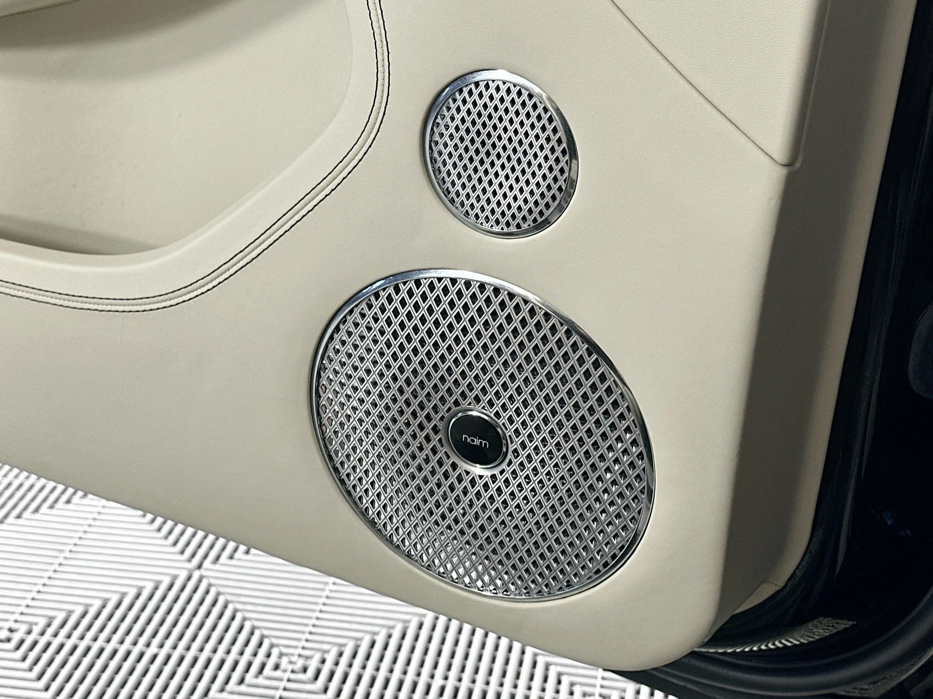 mph018_3745629901_19_94f57984c4