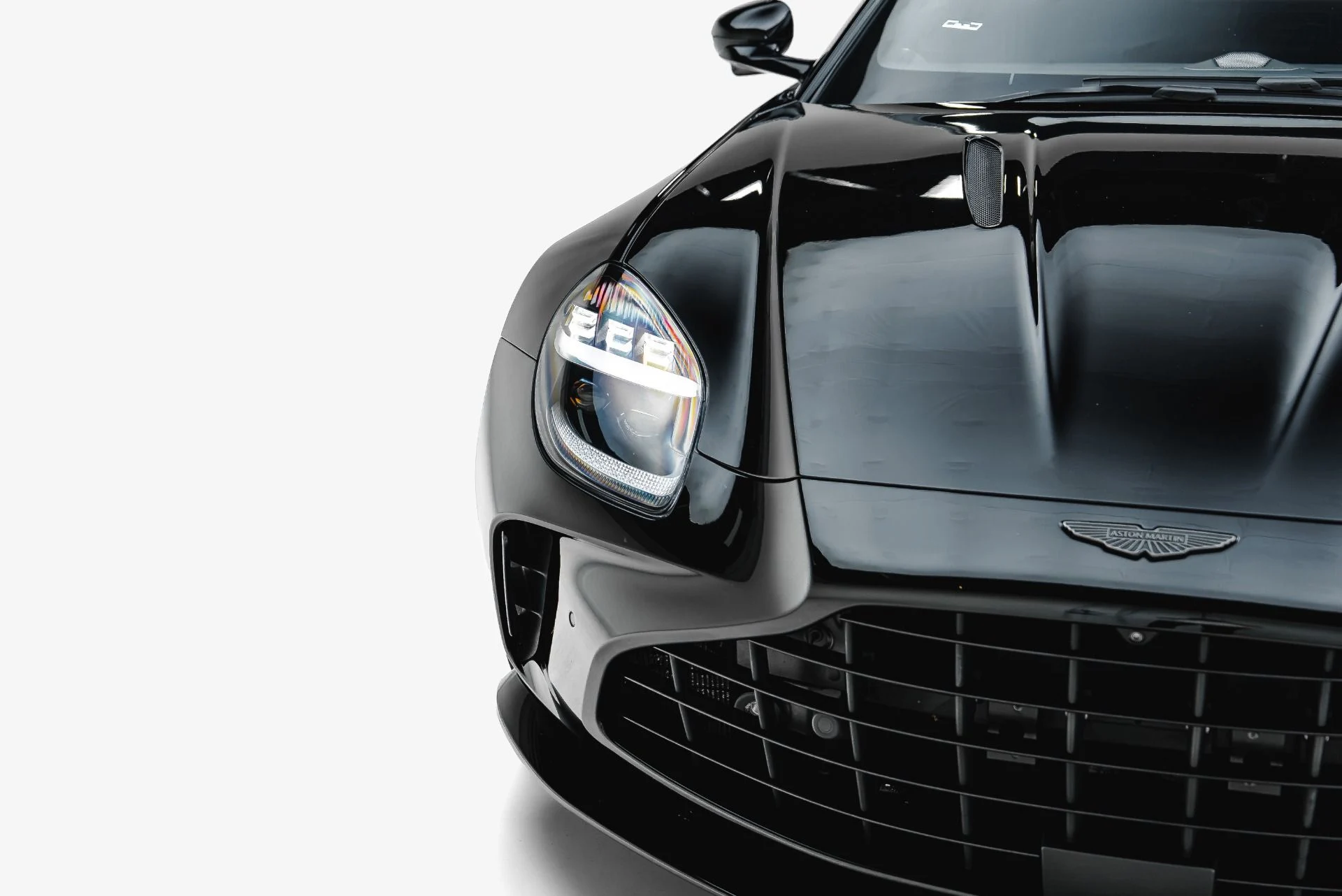 mph018_374639116_Used_2025_Aston_Martin_Vantage_1790202705_cdcbff3f2a