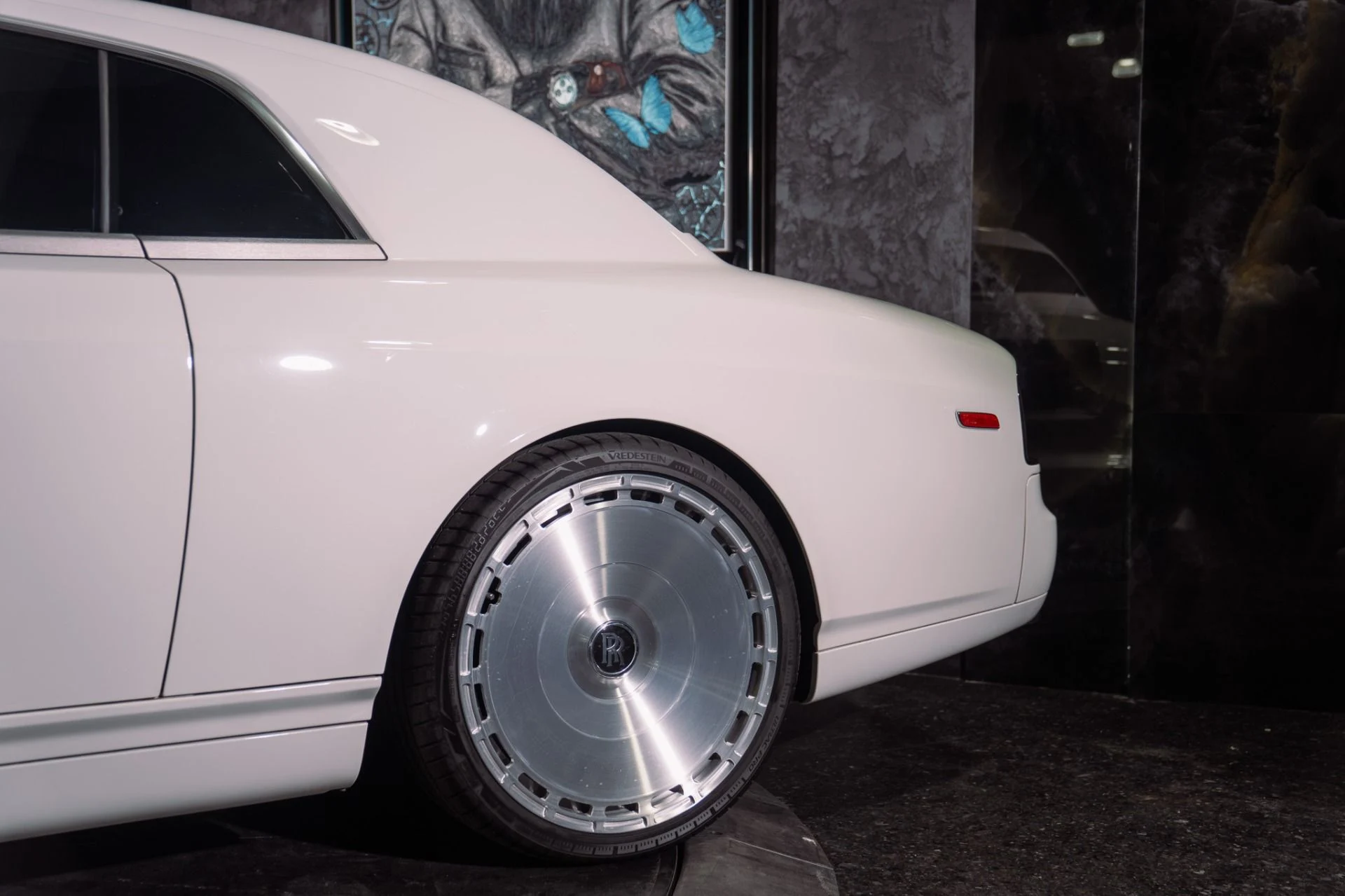 mph018_3749329984_Used_2009_Rolls_Royce_Phantom_Coupe_Custom_Forged_Wheels_1791921281_3f3187f542