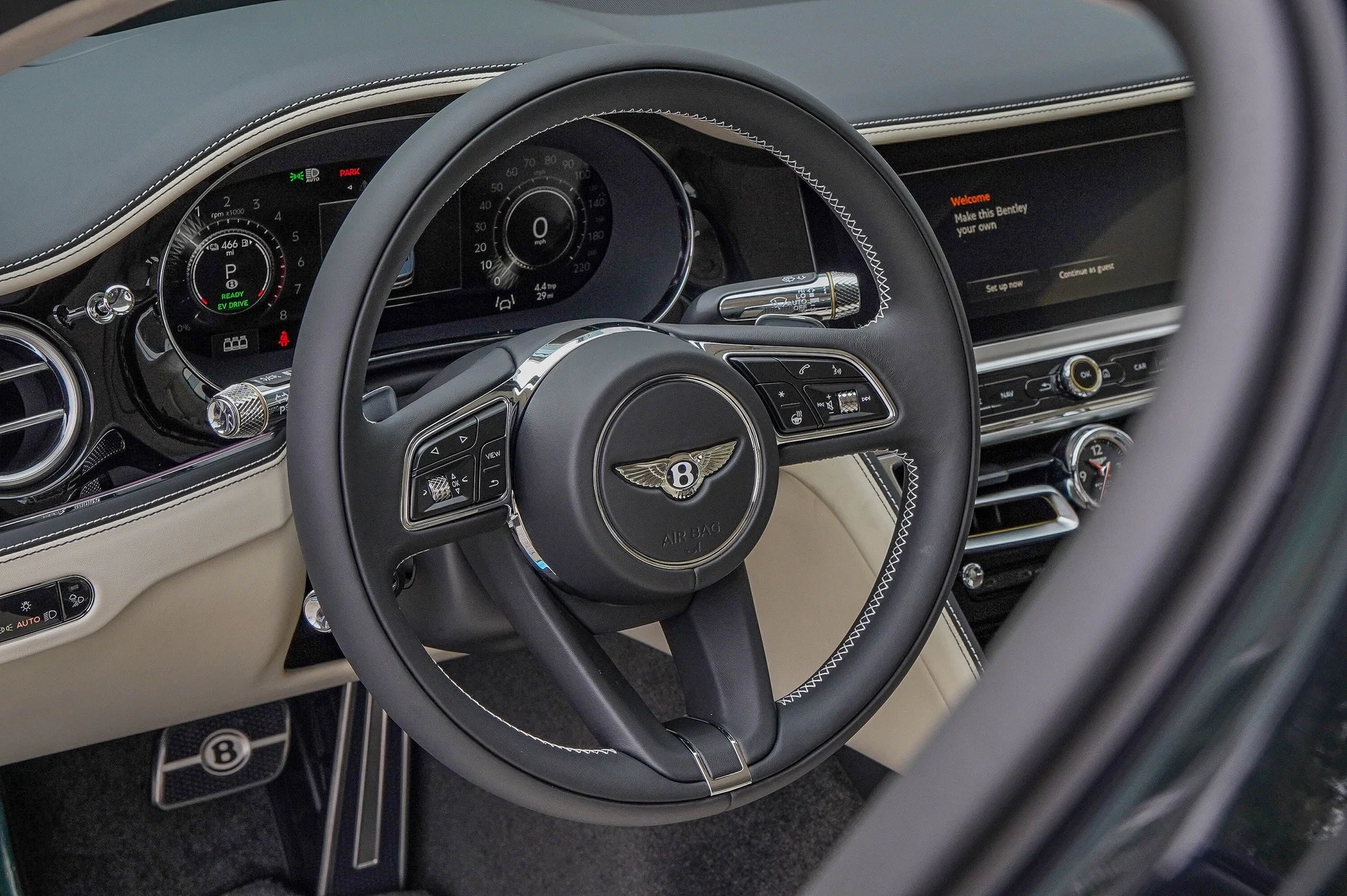 mph018_3750367055_Hi_Tech_Luxury_Imports_LLC_SCBBP_6_ZG_5_TC_026011_image_18_8d6177f05e