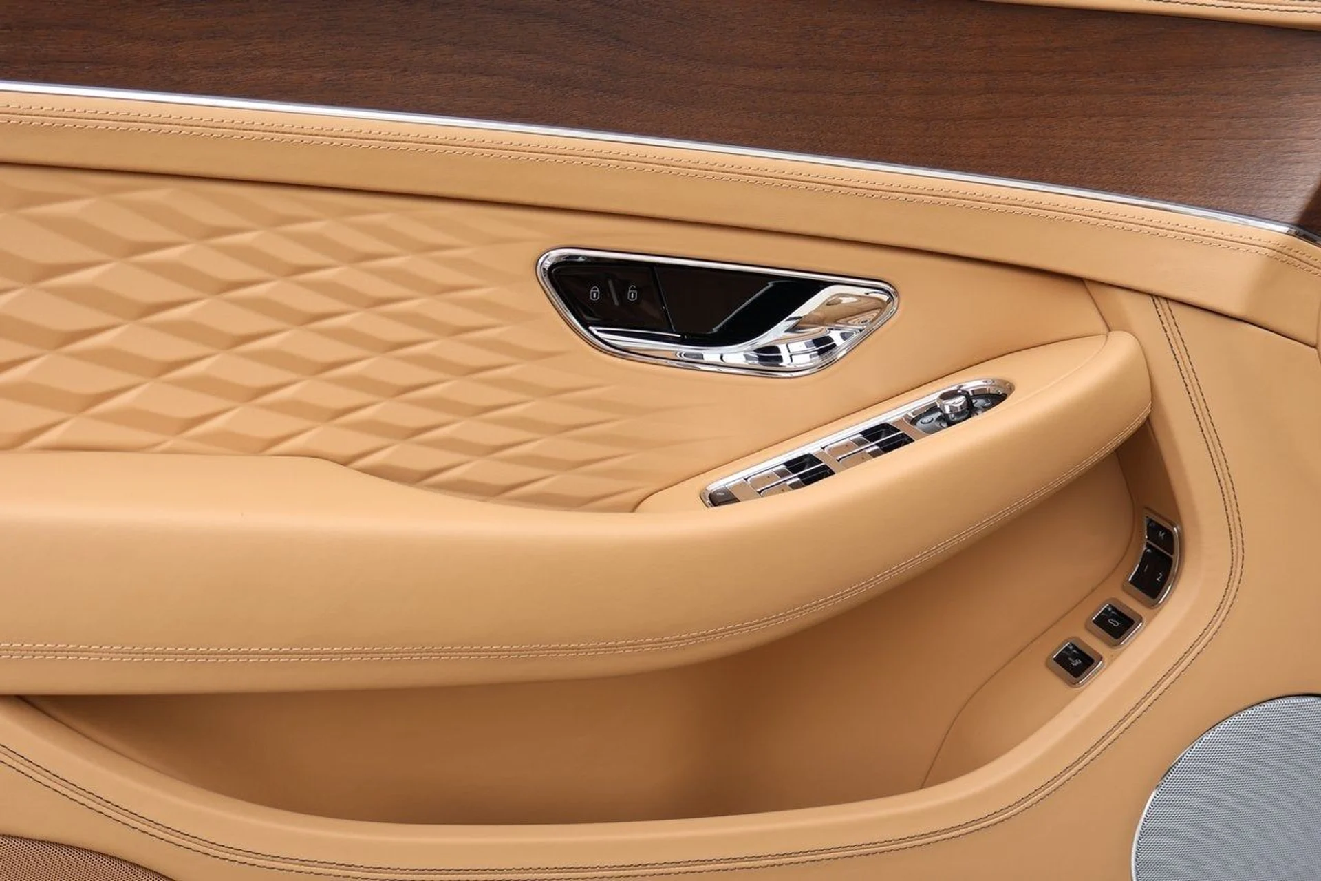 mph018_3756693089_19_2cd4681230