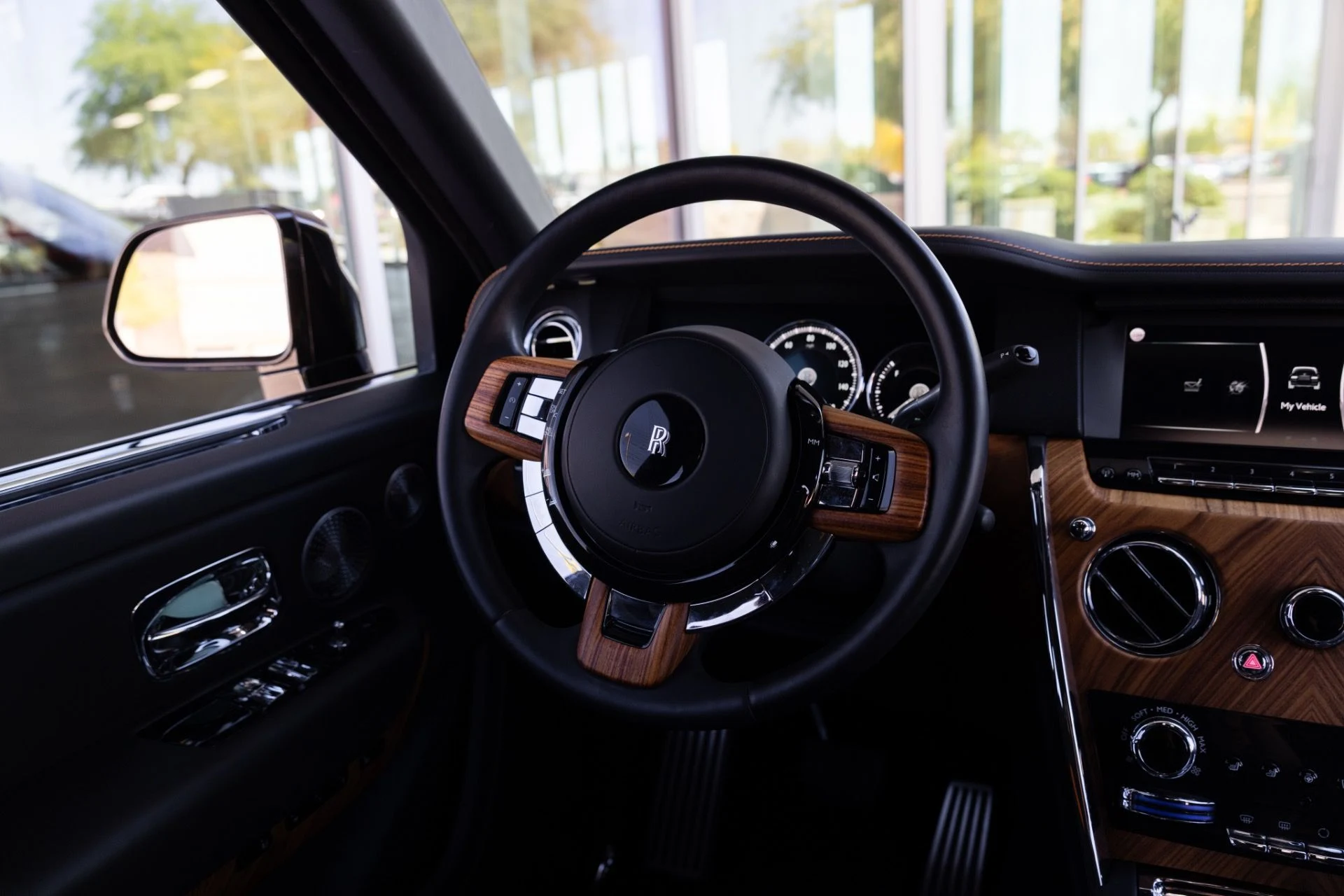 mph018_376458997_Used_2021_Rolls_Royce_Cullinan_1774297263_134a0c82ac