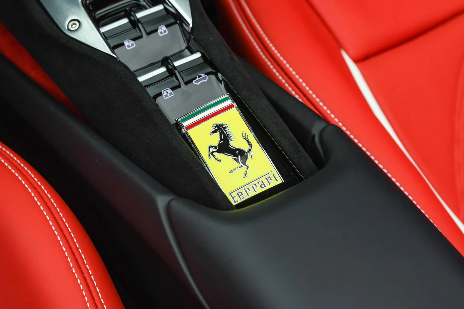 mph018_3767889624_Used_2024_Ferrari_296_GTS_in_Bianco_Avus_1740819842_ff3baf2f1f