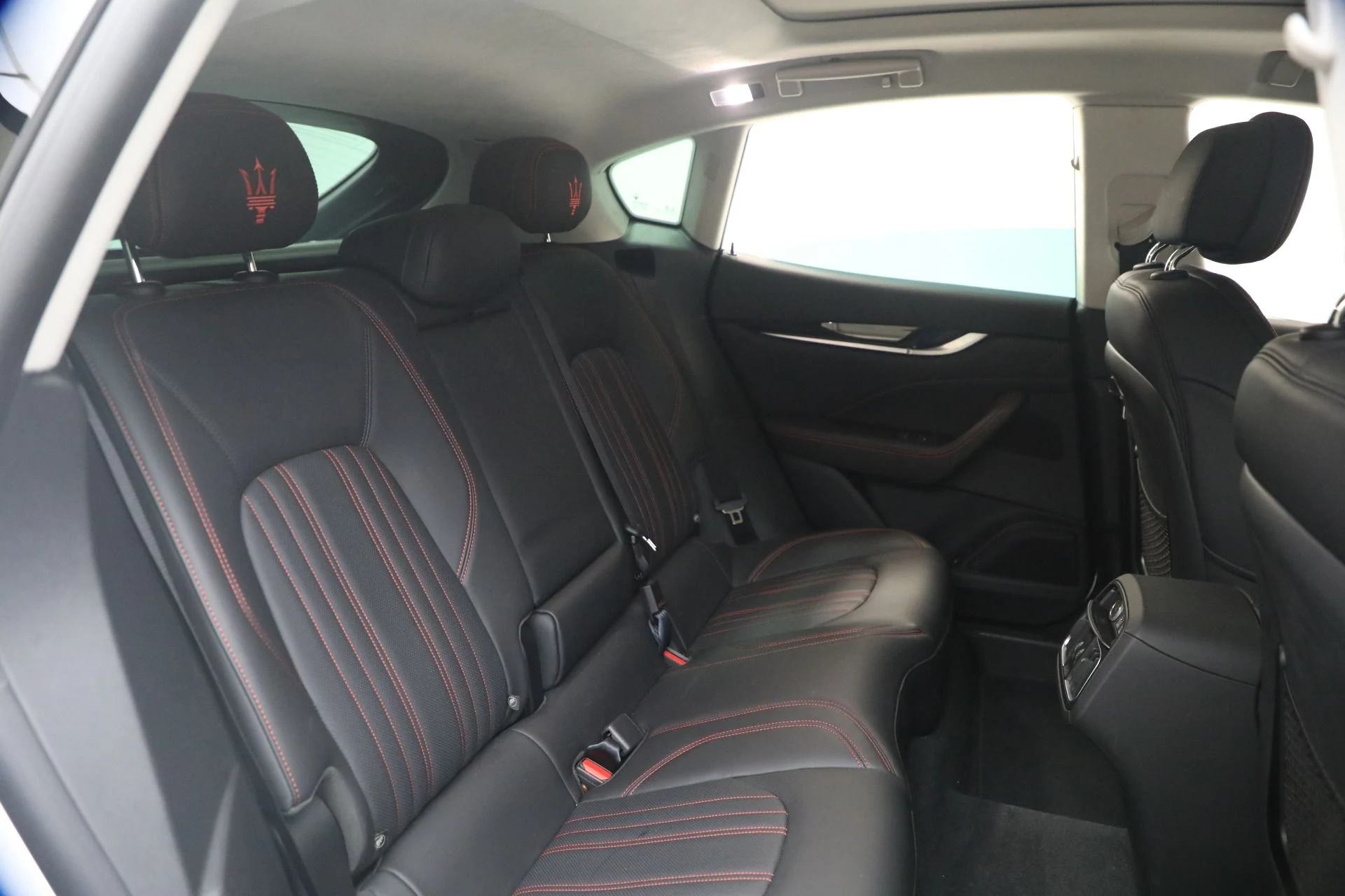 mph018_3775555479_Used_2022_Maserati_Levante_GT_1764079990_059744cf35