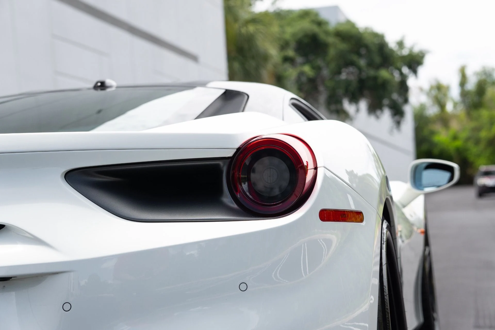 mph018_3785162859_Used_2016_Ferrari_488_GTB_1777085650_5efebb7405