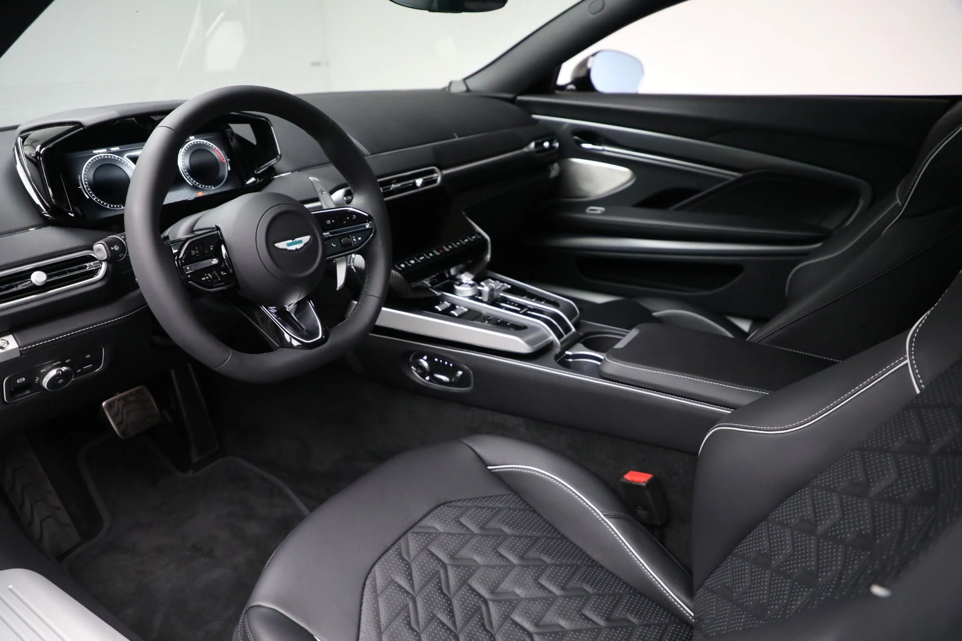 mph018_3786154801_New_2025_Aston_Martin_Vanquish_77d47bd518