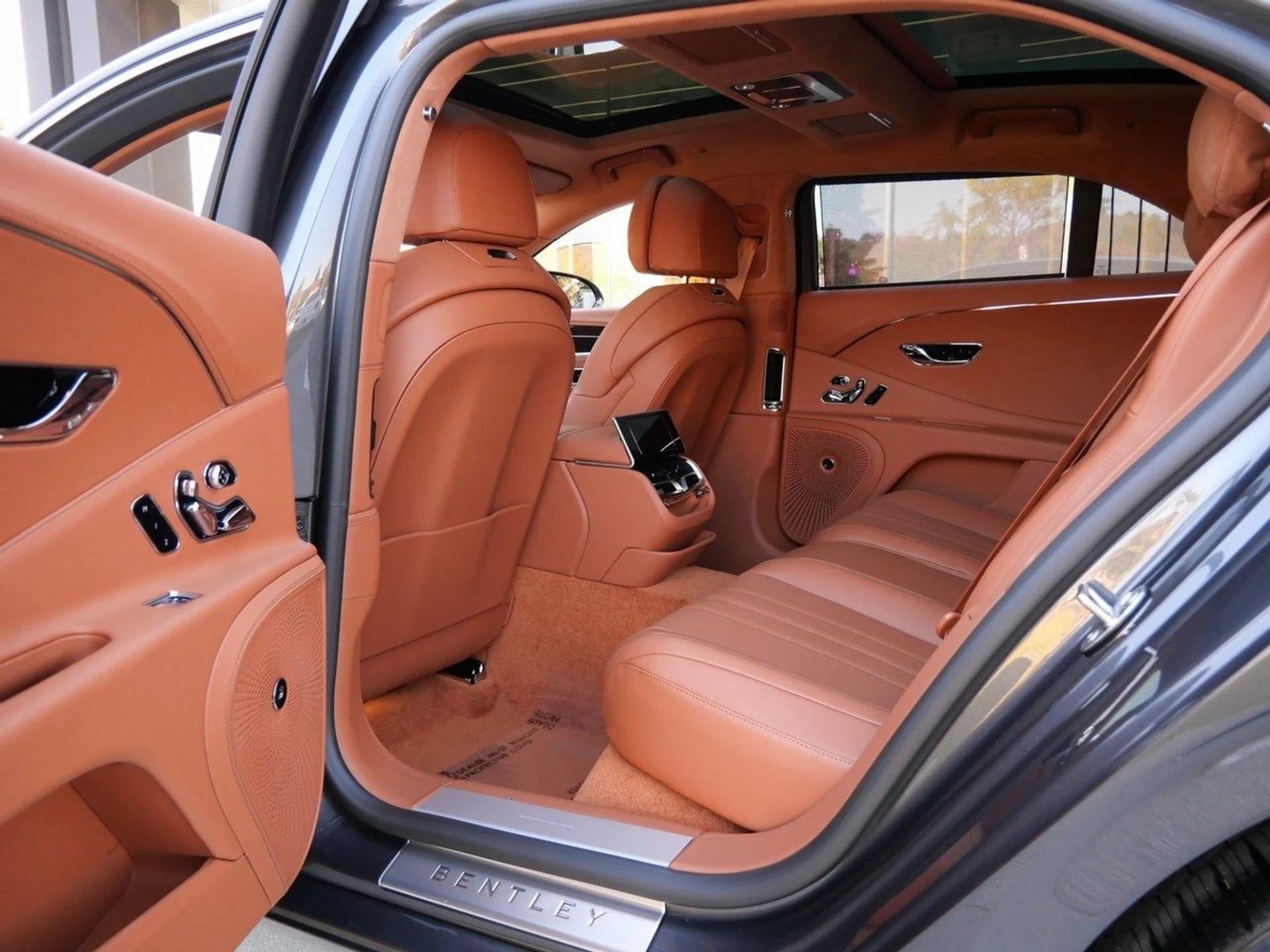 mph018_379266920_5e0004de8b756816683b769c59ff5e35x_d9f83fd33e