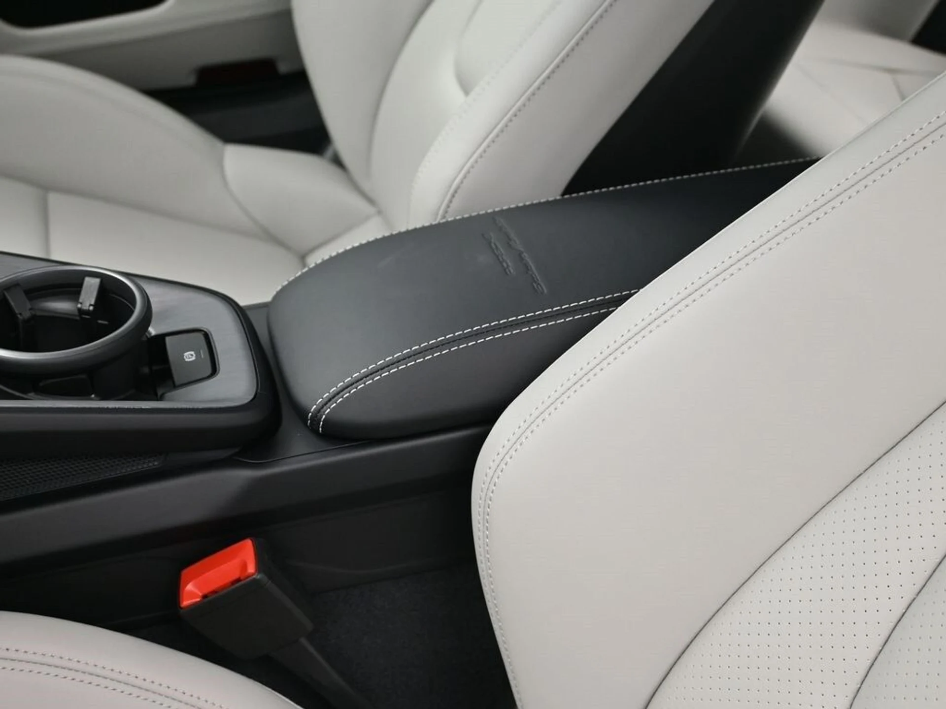 mph018_3793032187_de21a1744ce6887eb91c16290205b44ax_d6c572320c