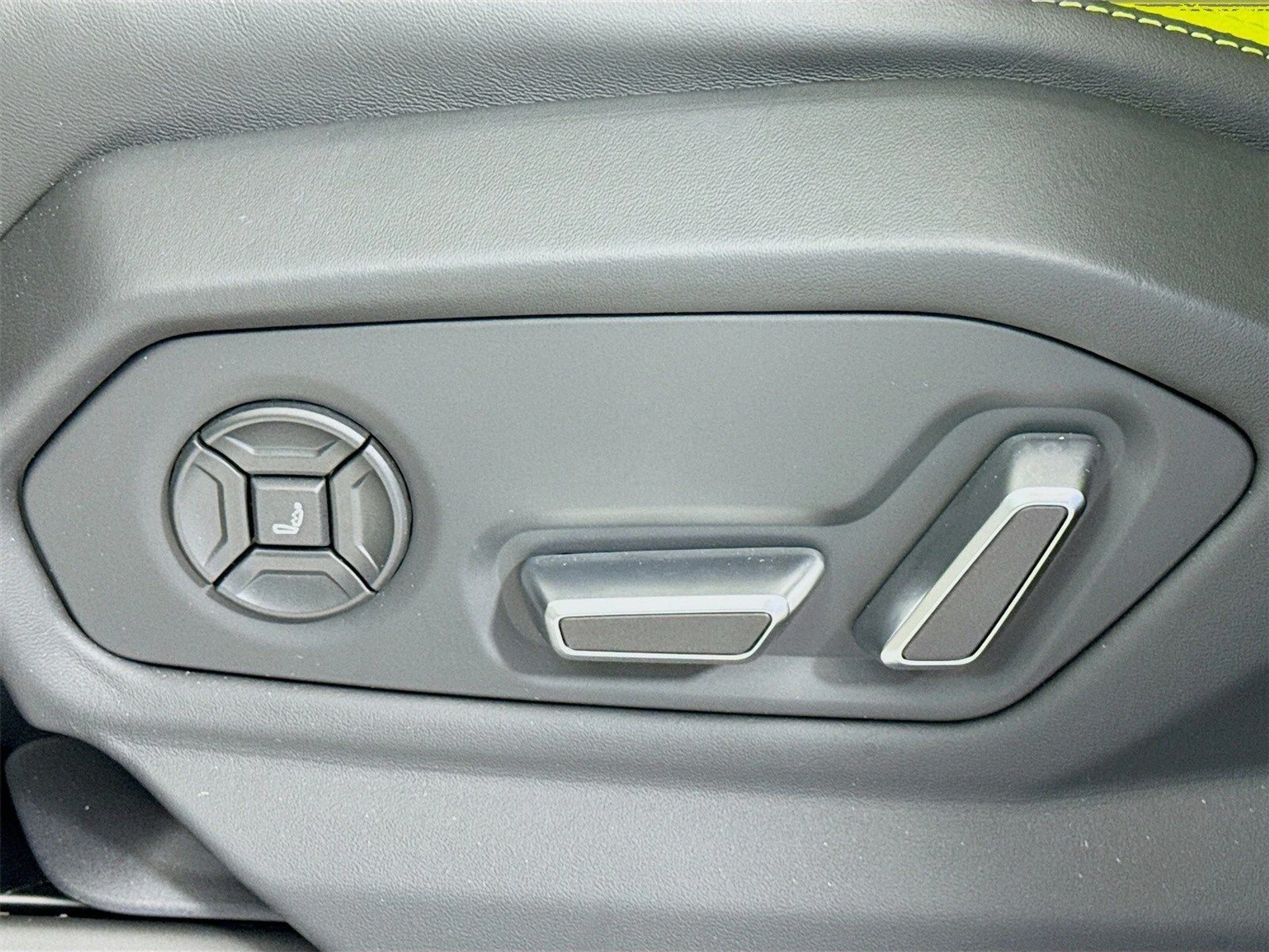 mph018_3801682553_9364919caec6141125ee95a331472066x_5c0bf2c40a