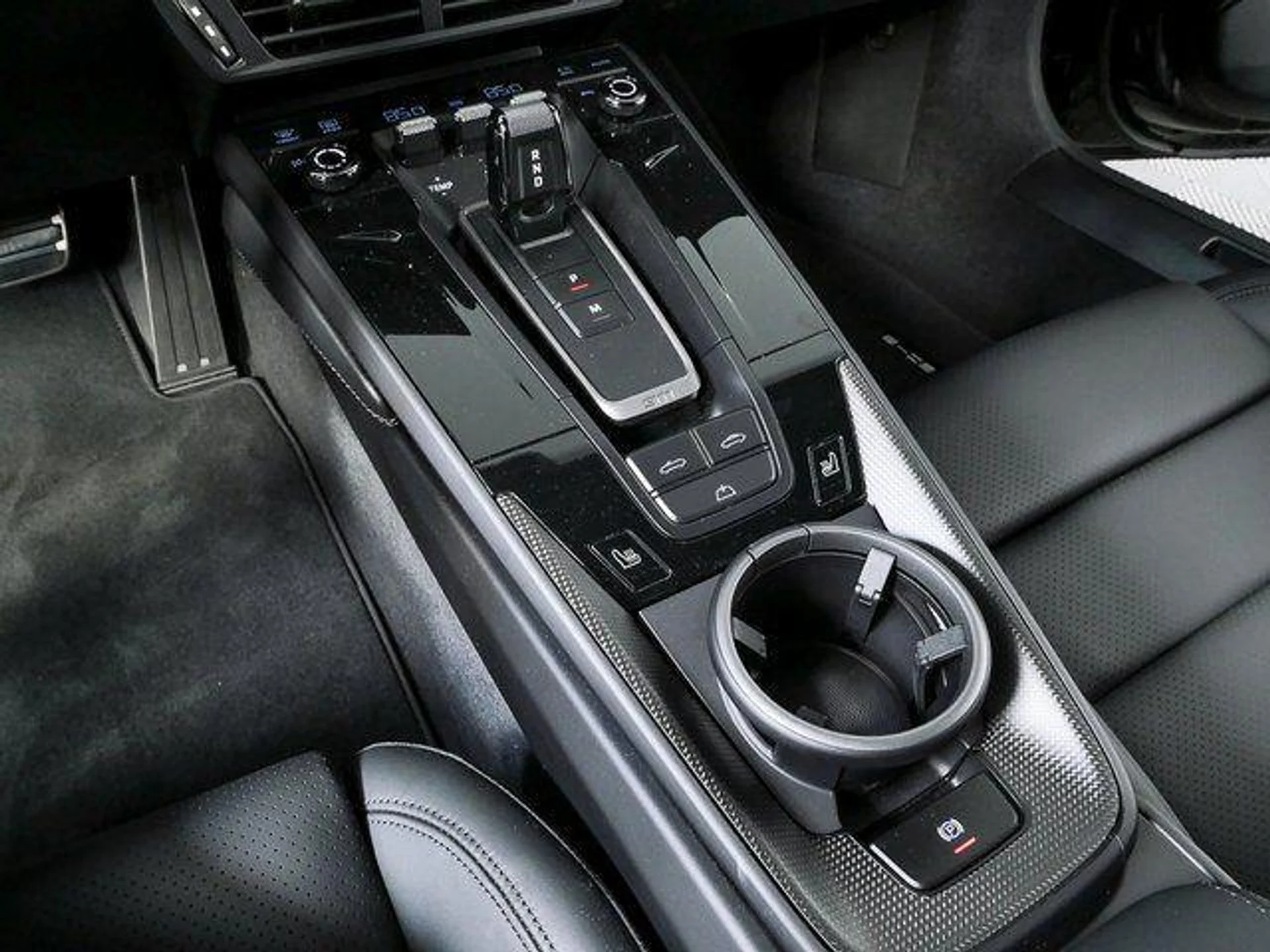 mph018_3803450858_sbo_L9yb_x6q_Bbvm_H60_Vabq_N_Lm_HM_88256e5970