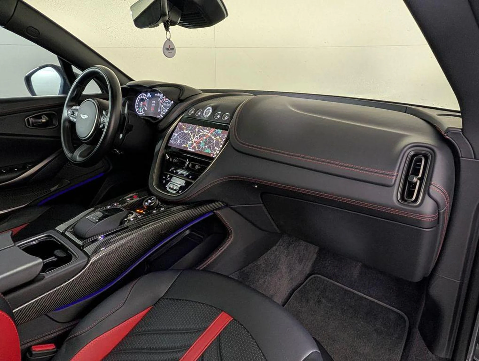 mph018_380383605_kpqmie6qq_Otjpgp3_EBS_6pbx_fo8_48bada4fa1