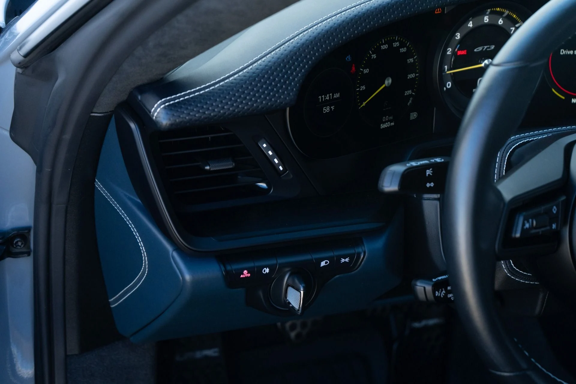 mph018_3805430311_Used_2024_Porsche_911_GT_3_Touring_1771783226_e84b508984