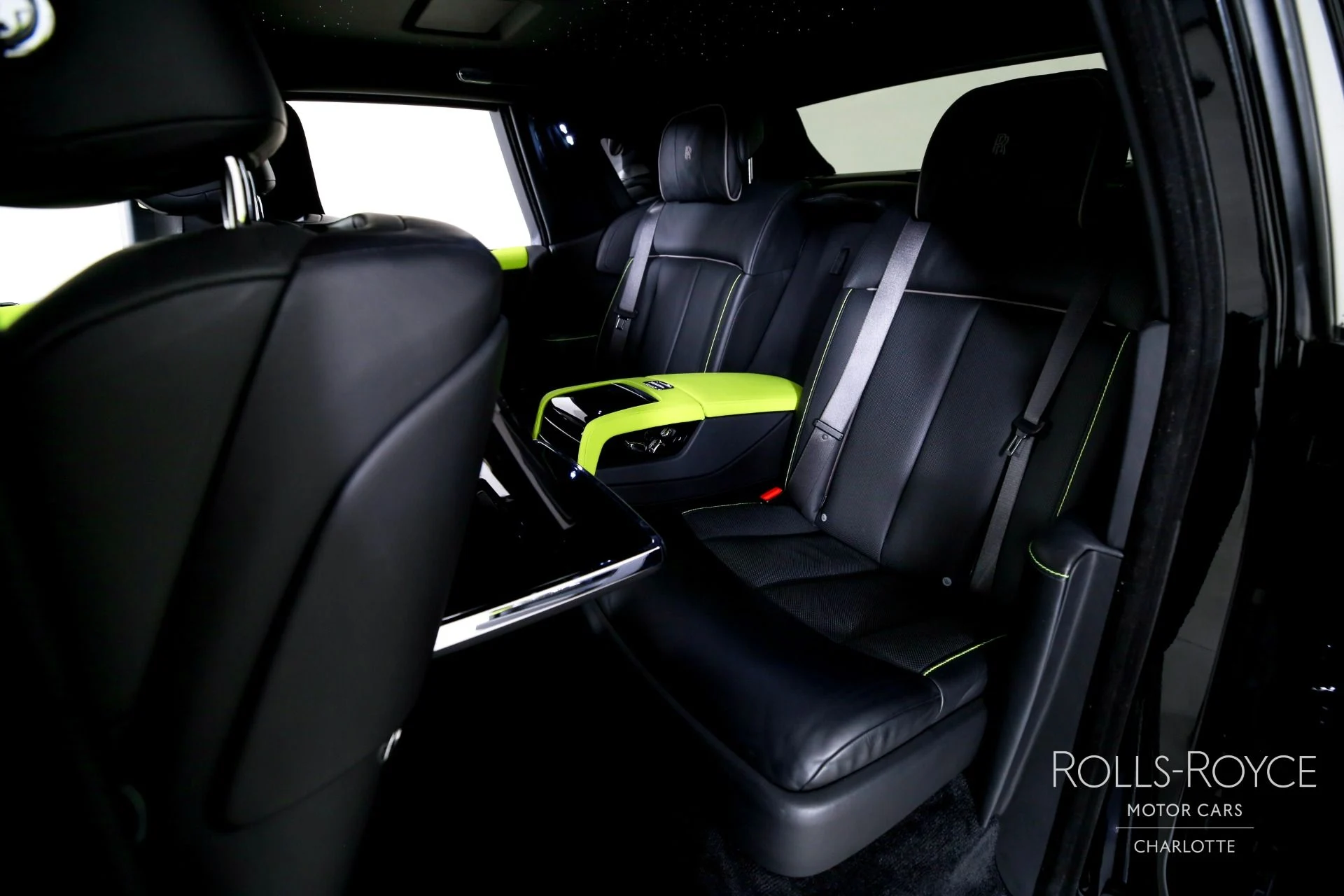 mph018_3806246215_Used_2019_Rolls_Royce_Phantom_1769450314_c17a437922